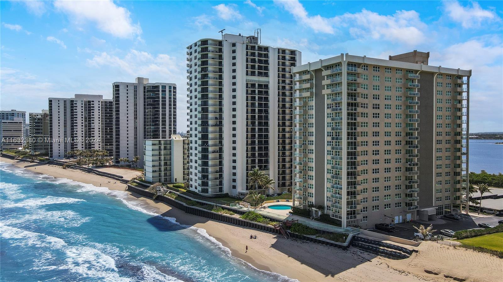 AQUARIUS CONDO - Residential