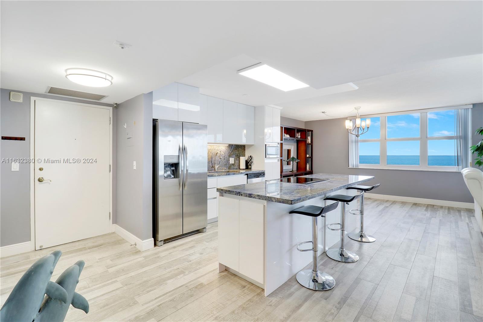 AQUARIUS CONDO - Residential