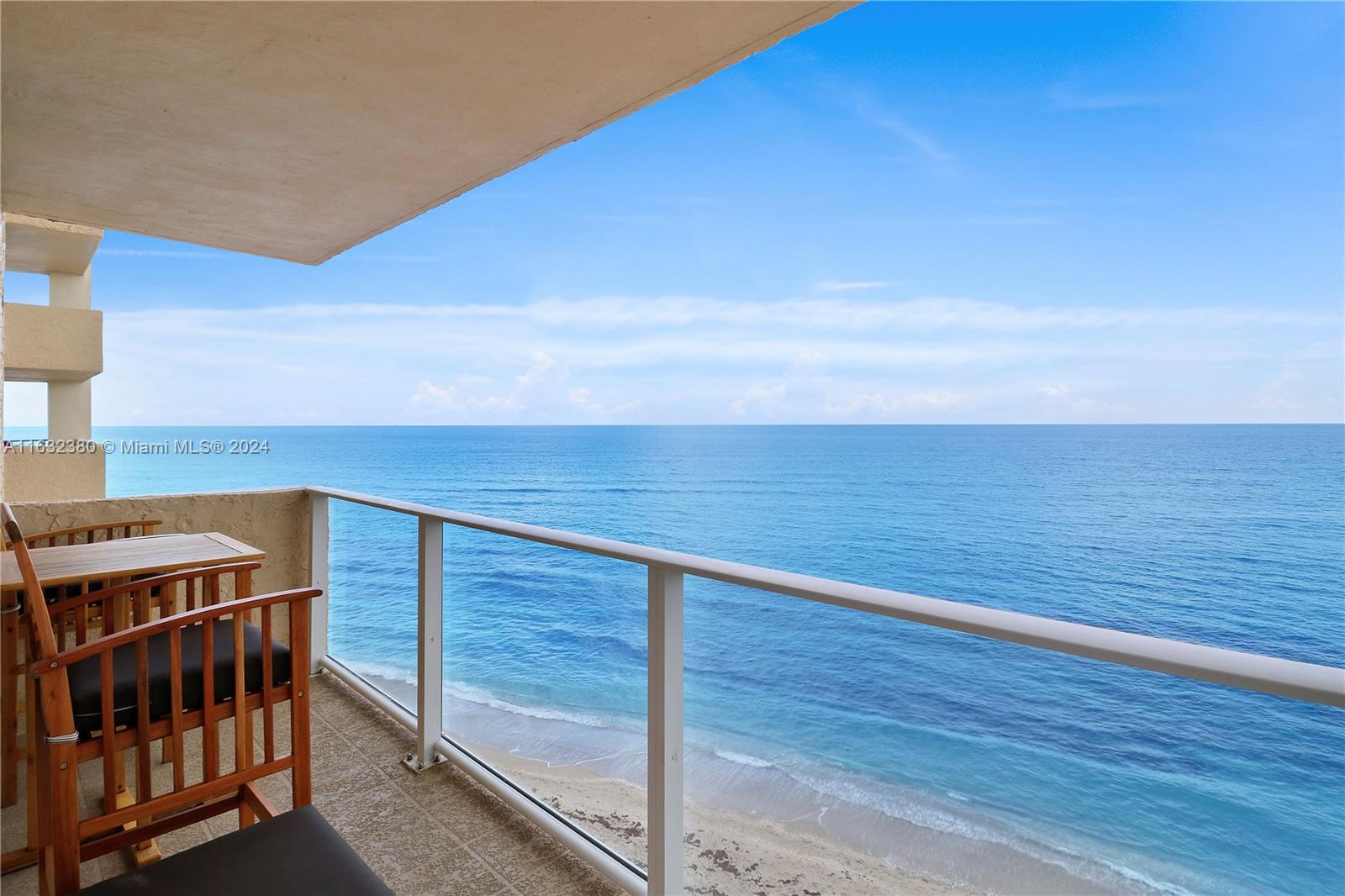 AQUARIUS CONDO - Residential