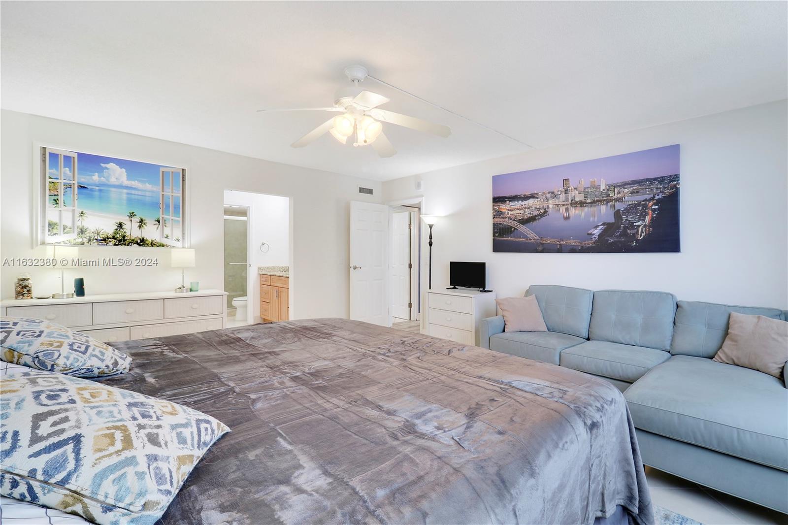 AQUARIUS CONDO - Residential
