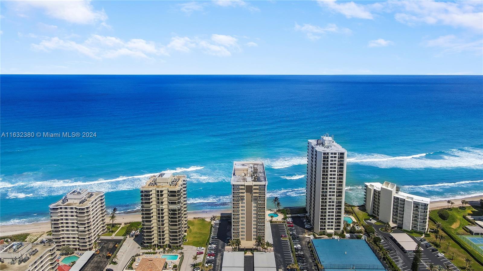 AQUARIUS CONDO - Residential