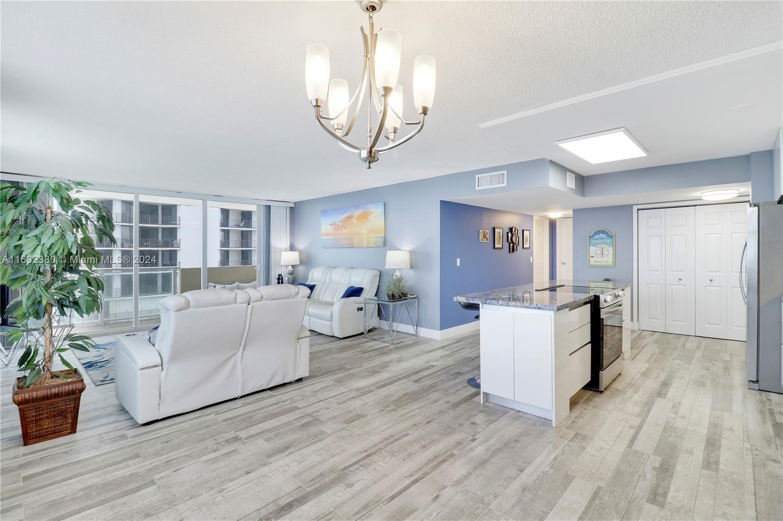 AQUARIUS CONDO - Residential