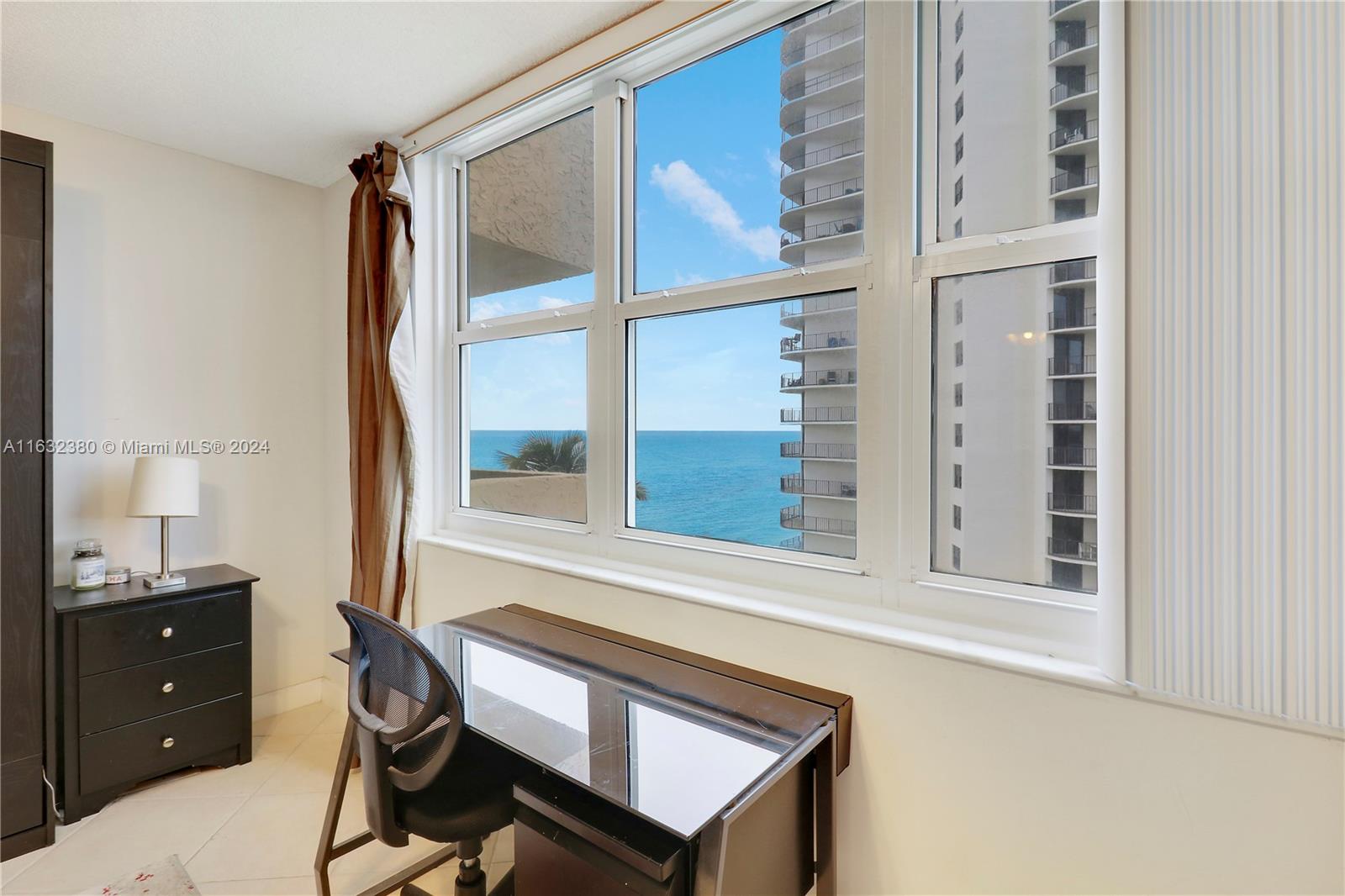 AQUARIUS CONDO - Residential