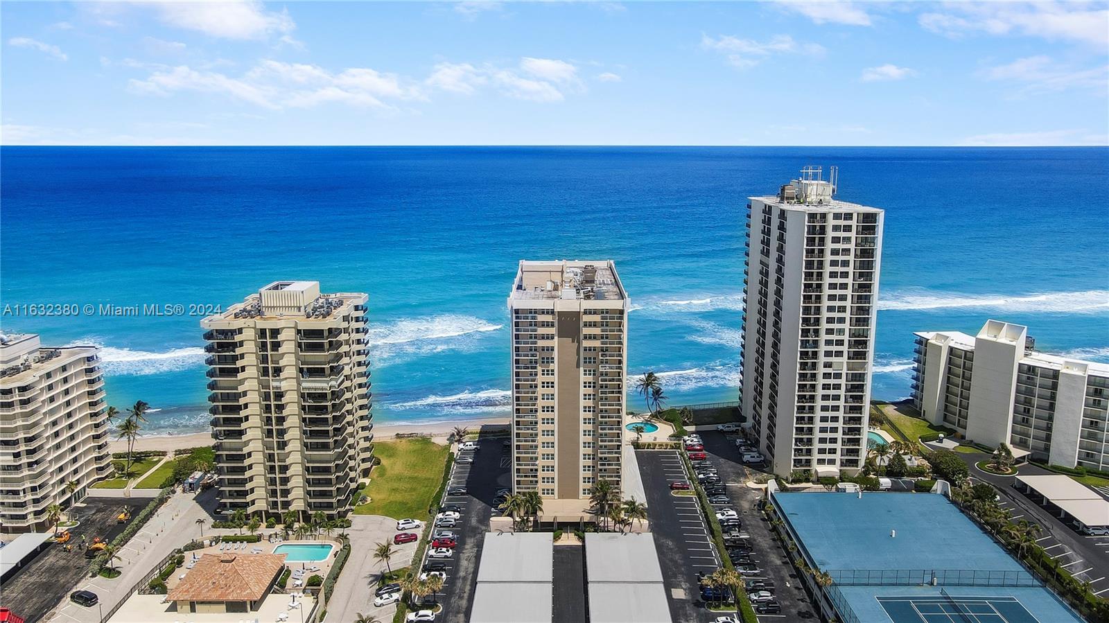 AQUARIUS CONDO - Residential