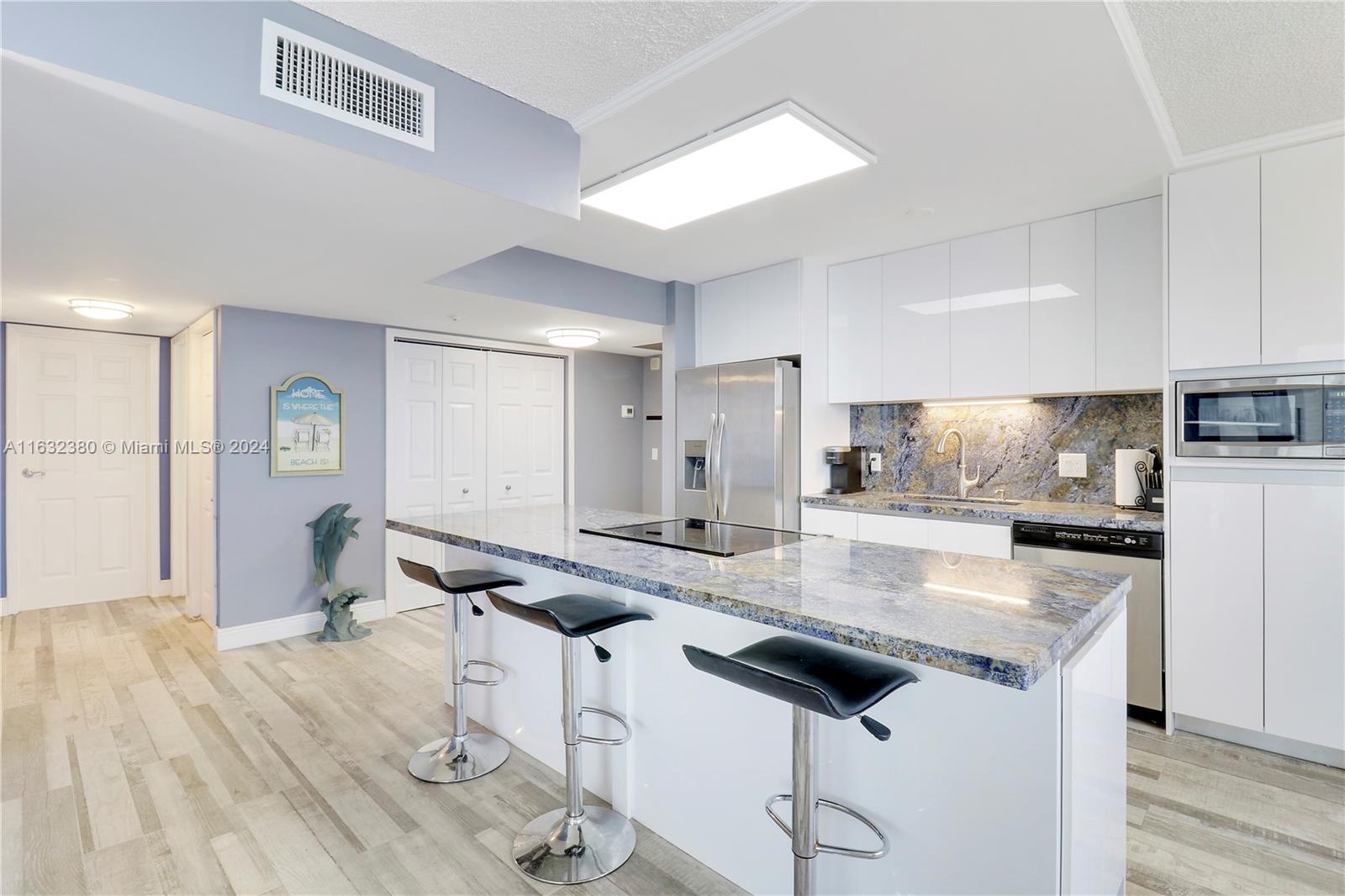 AQUARIUS CONDO - Residential