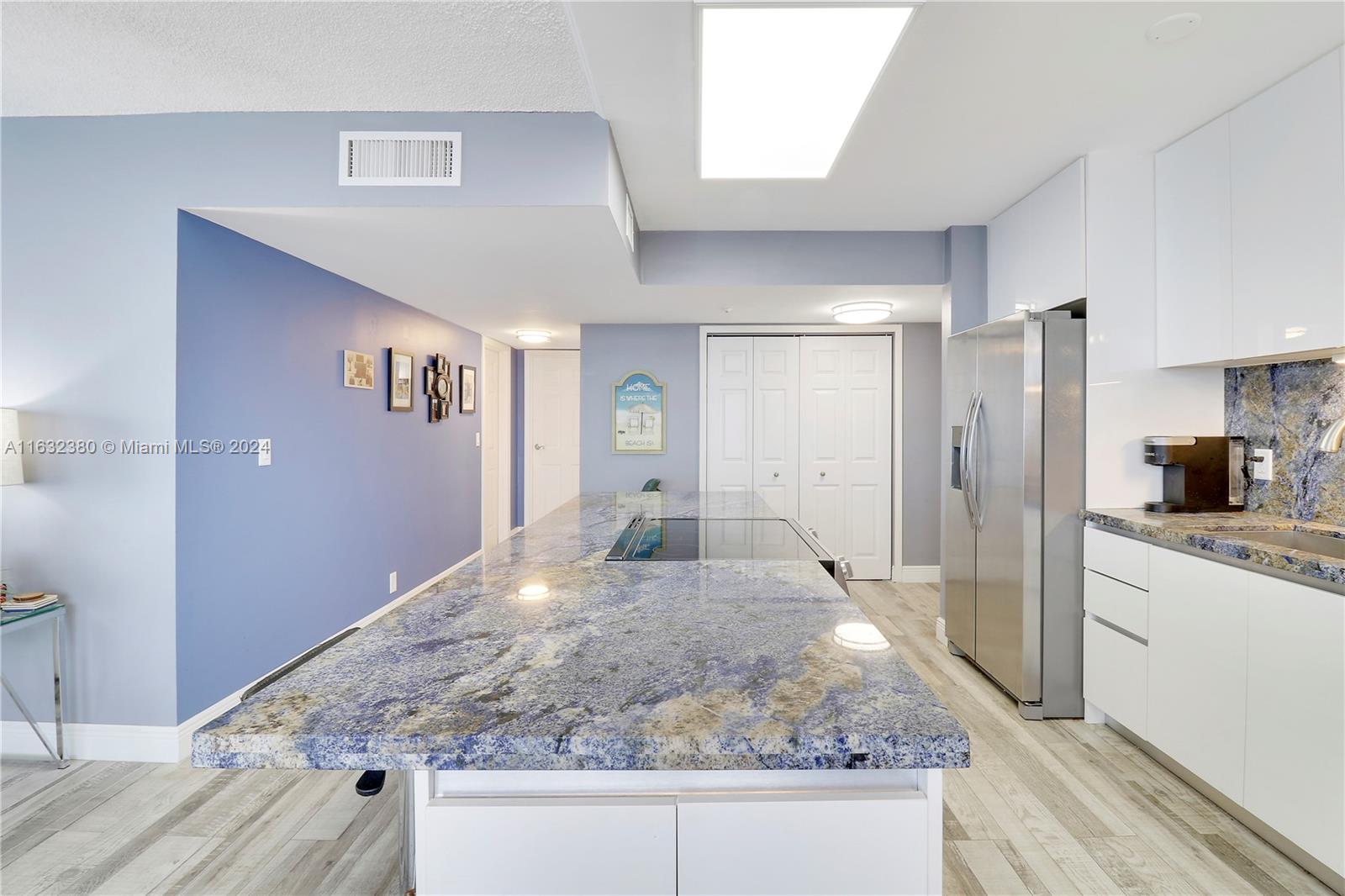 AQUARIUS CONDO - Residential
