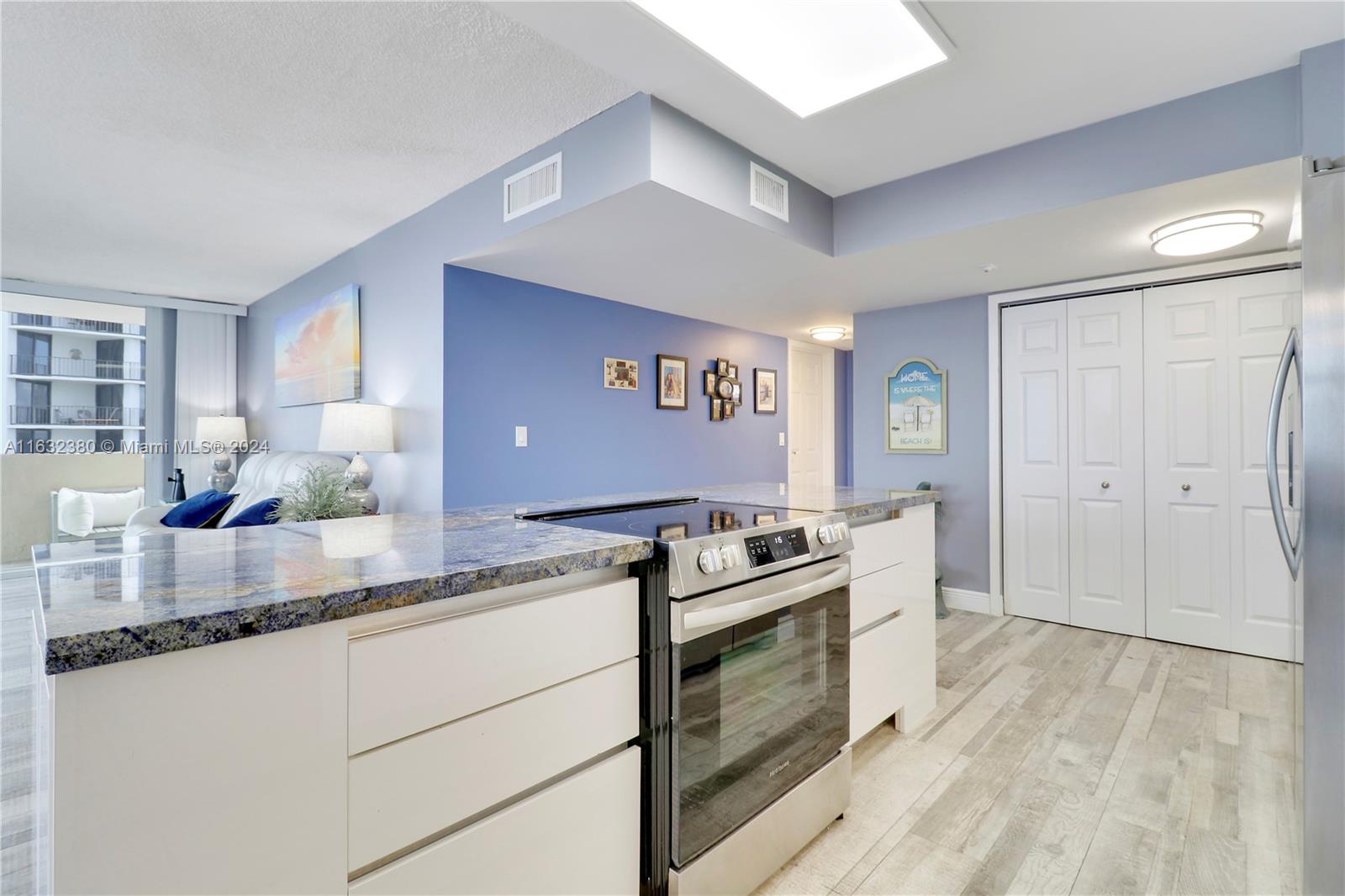 AQUARIUS CONDO - Residential