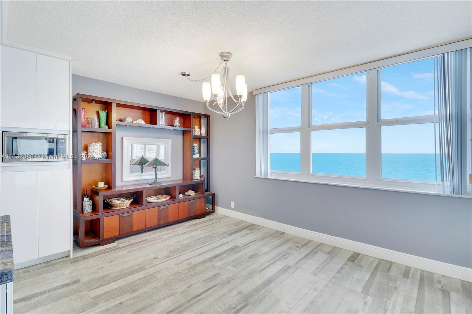 AQUARIUS CONDO - Residential