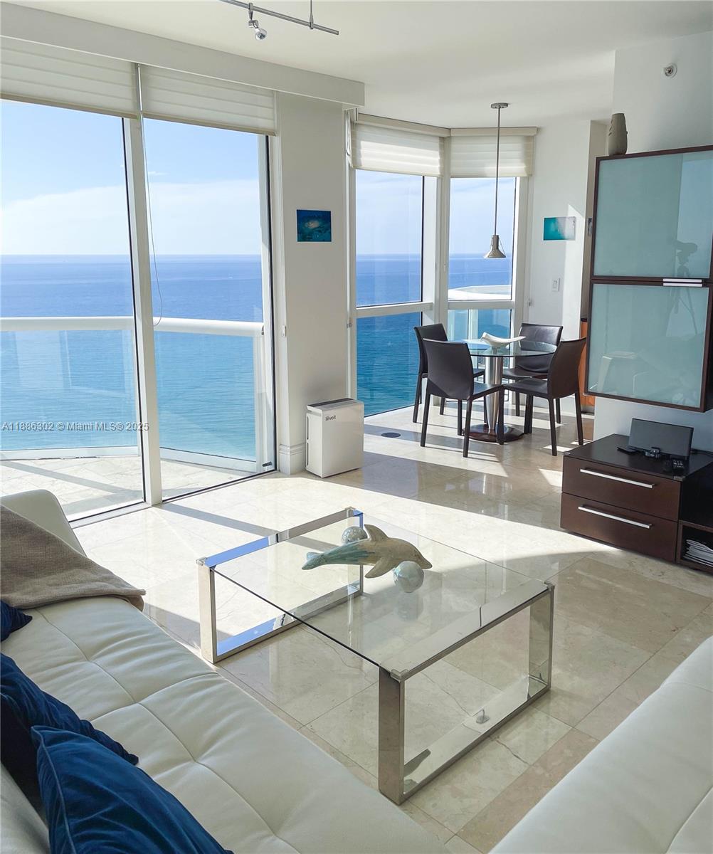 AKOYA CONDO - Residential Lease