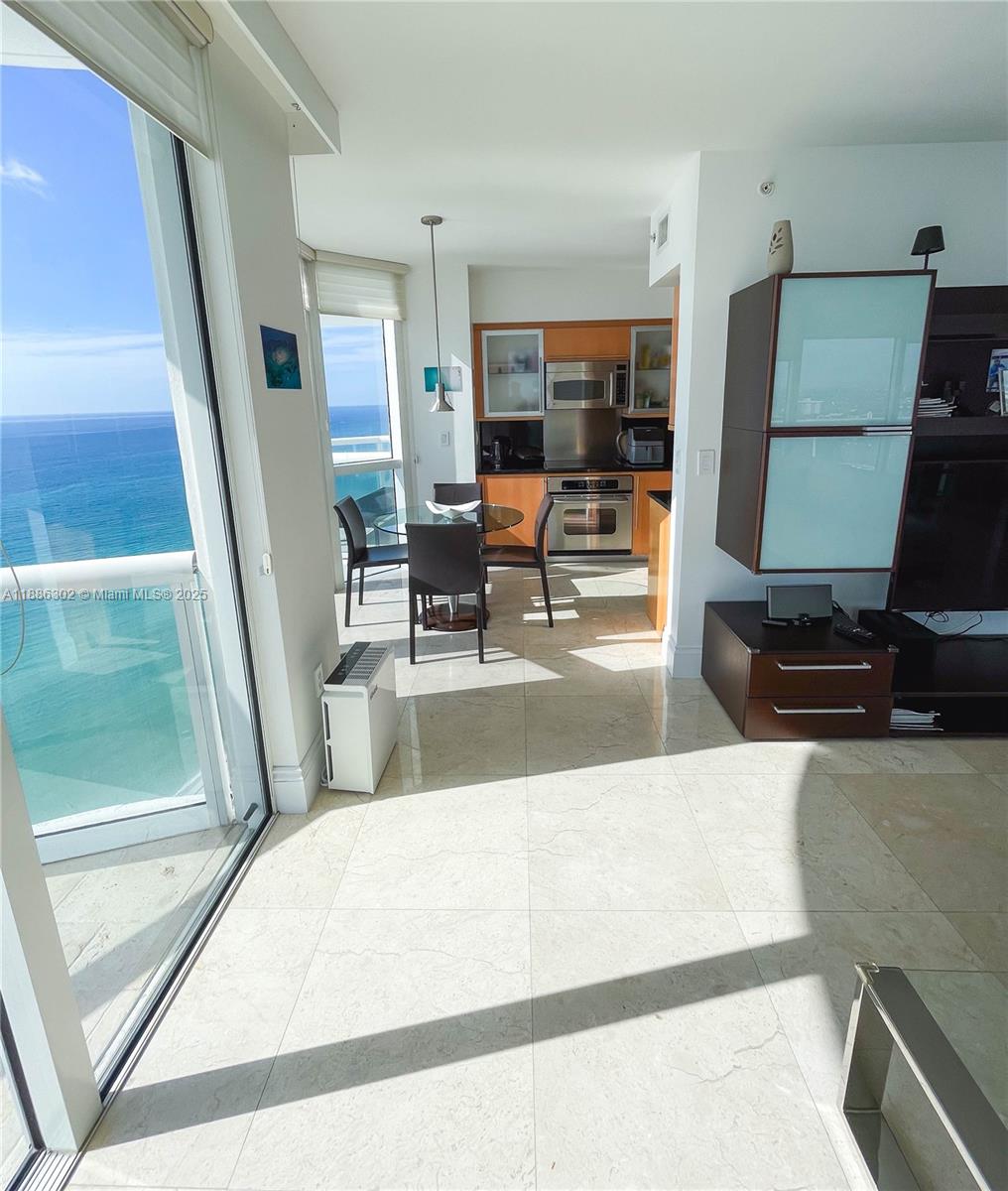 AKOYA CONDO - Residential Lease
