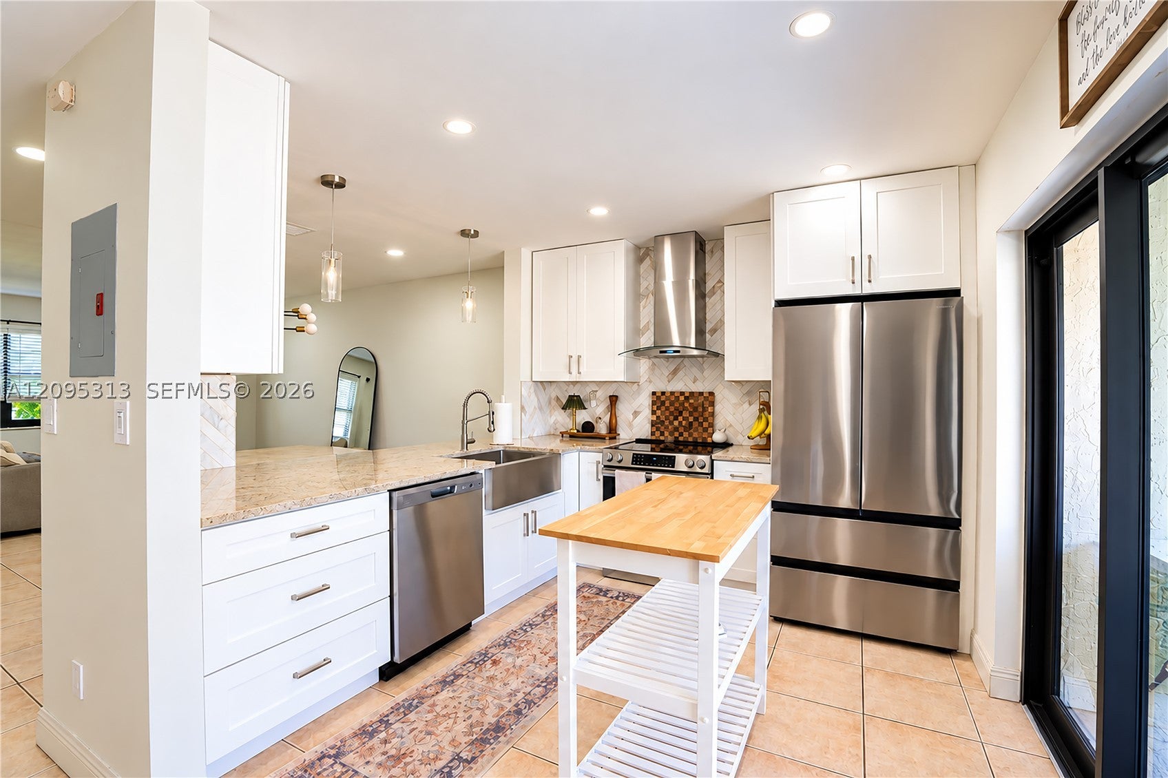1046 NW 107th Ave, Pembroke Pines, FL, 33026/$424,900 4 1046 NW 107th Ave