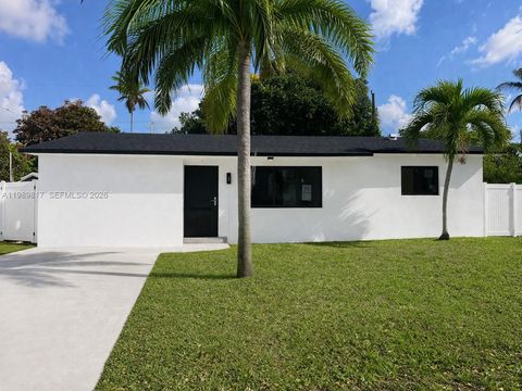1141 NE 166th St North Miami Beach FL 33162
