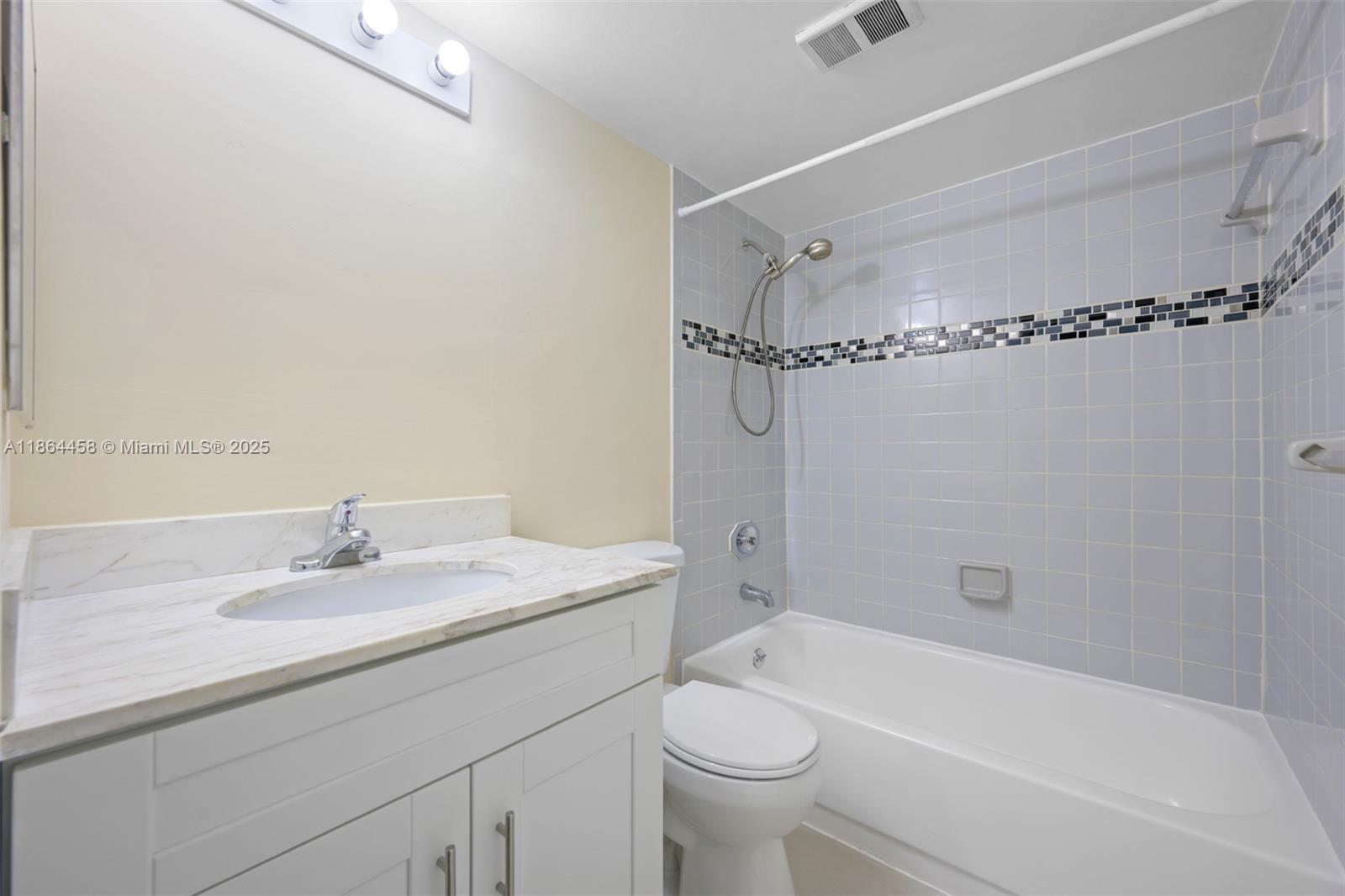 HOLLYWOOD PARC CONDOMINIUM - Residential