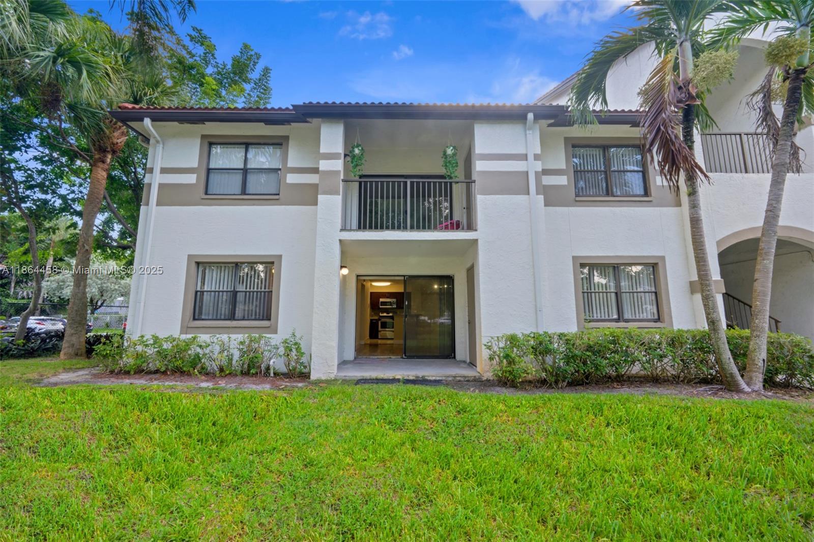 HOLLYWOOD PARC CONDOMINIUM - Residential