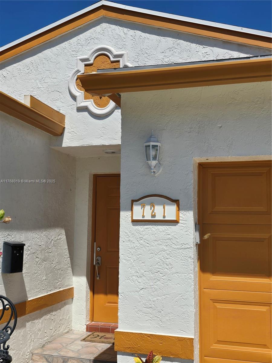 721 NW 16th St