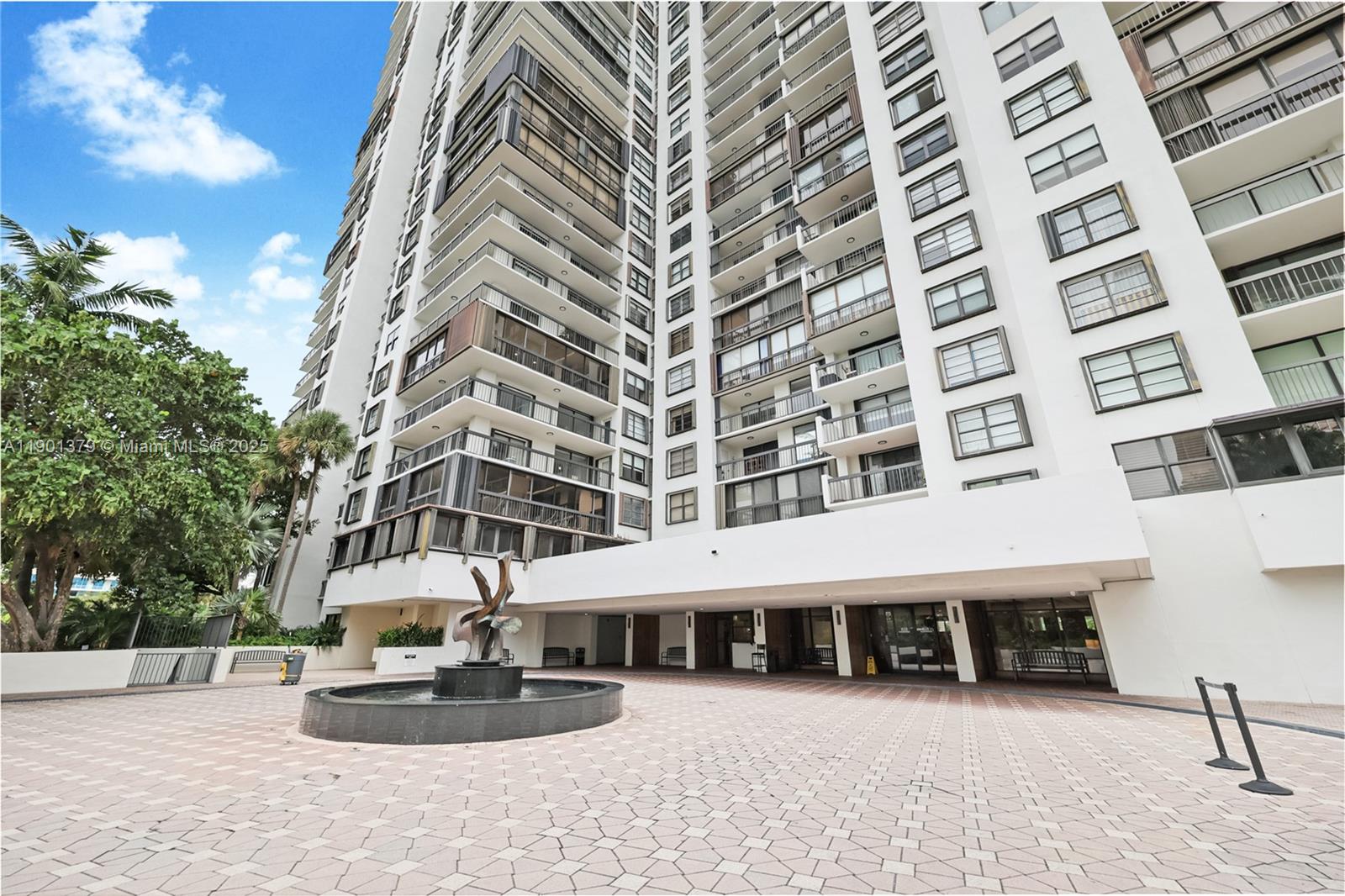 BRICKELL BAY CLUB CONDO - Residential Lease