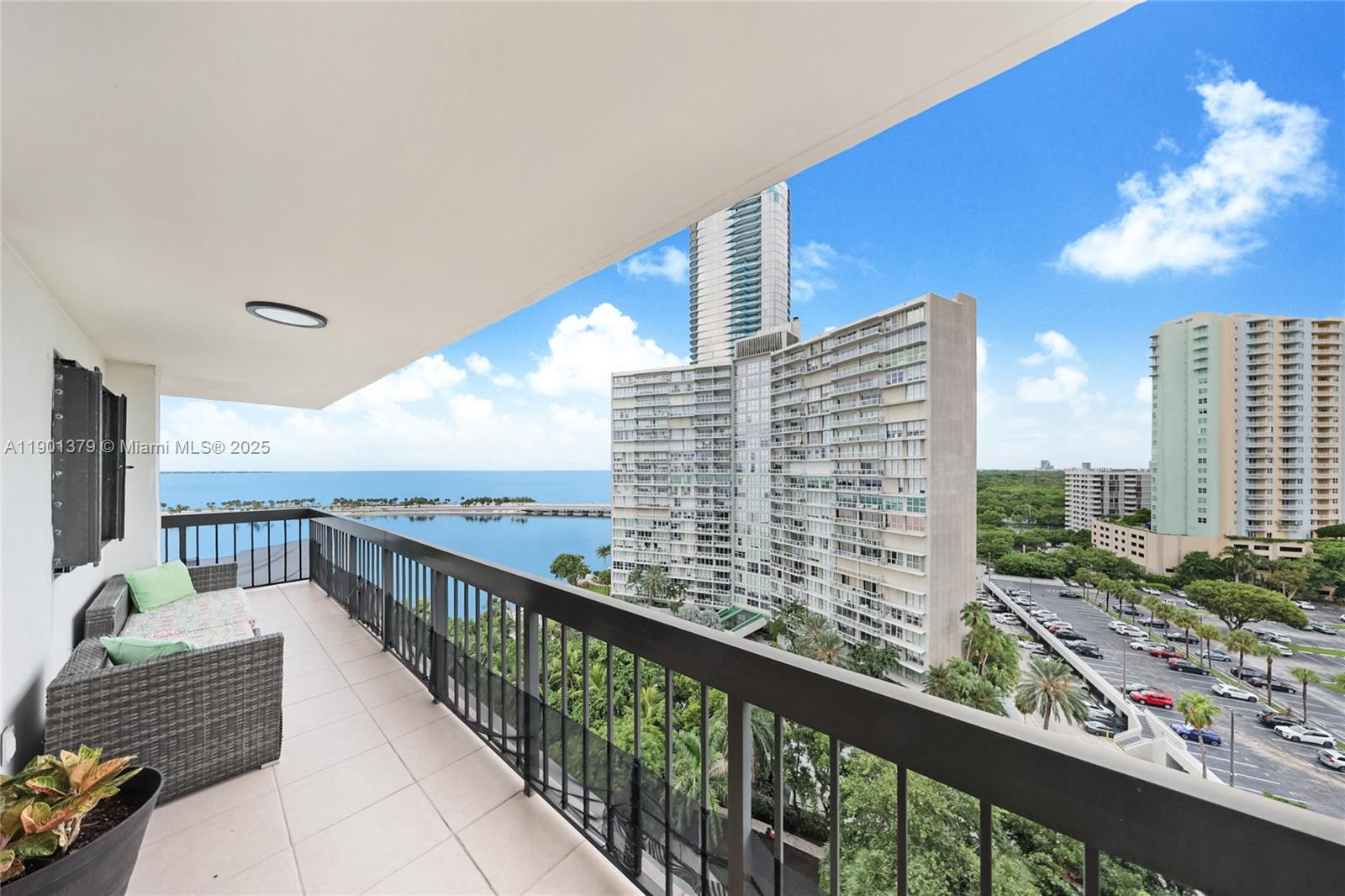 BRICKELL BAY CLUB CONDO - Residential Lease
