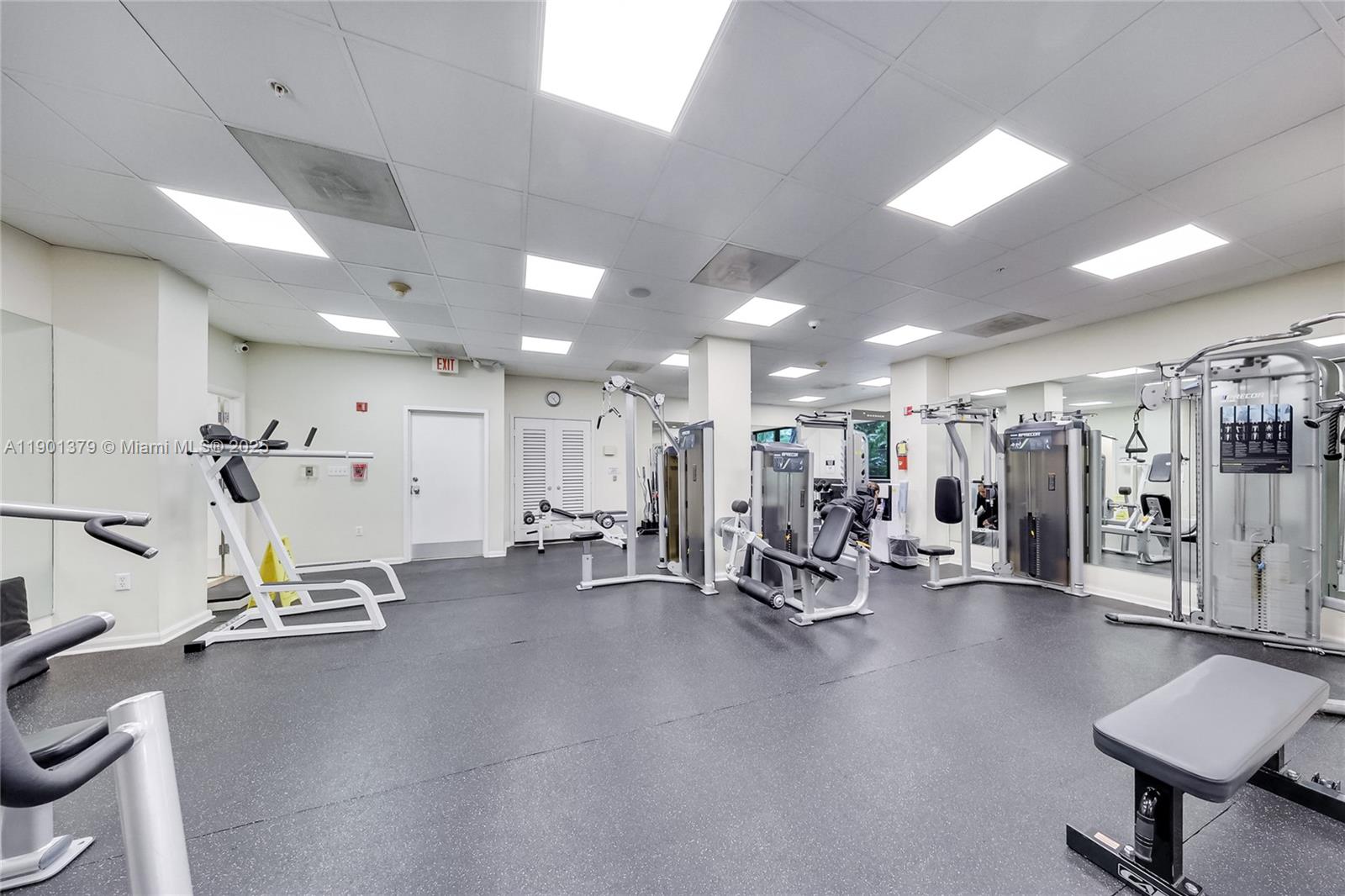 BRICKELL BAY CLUB CONDO - Residential Lease