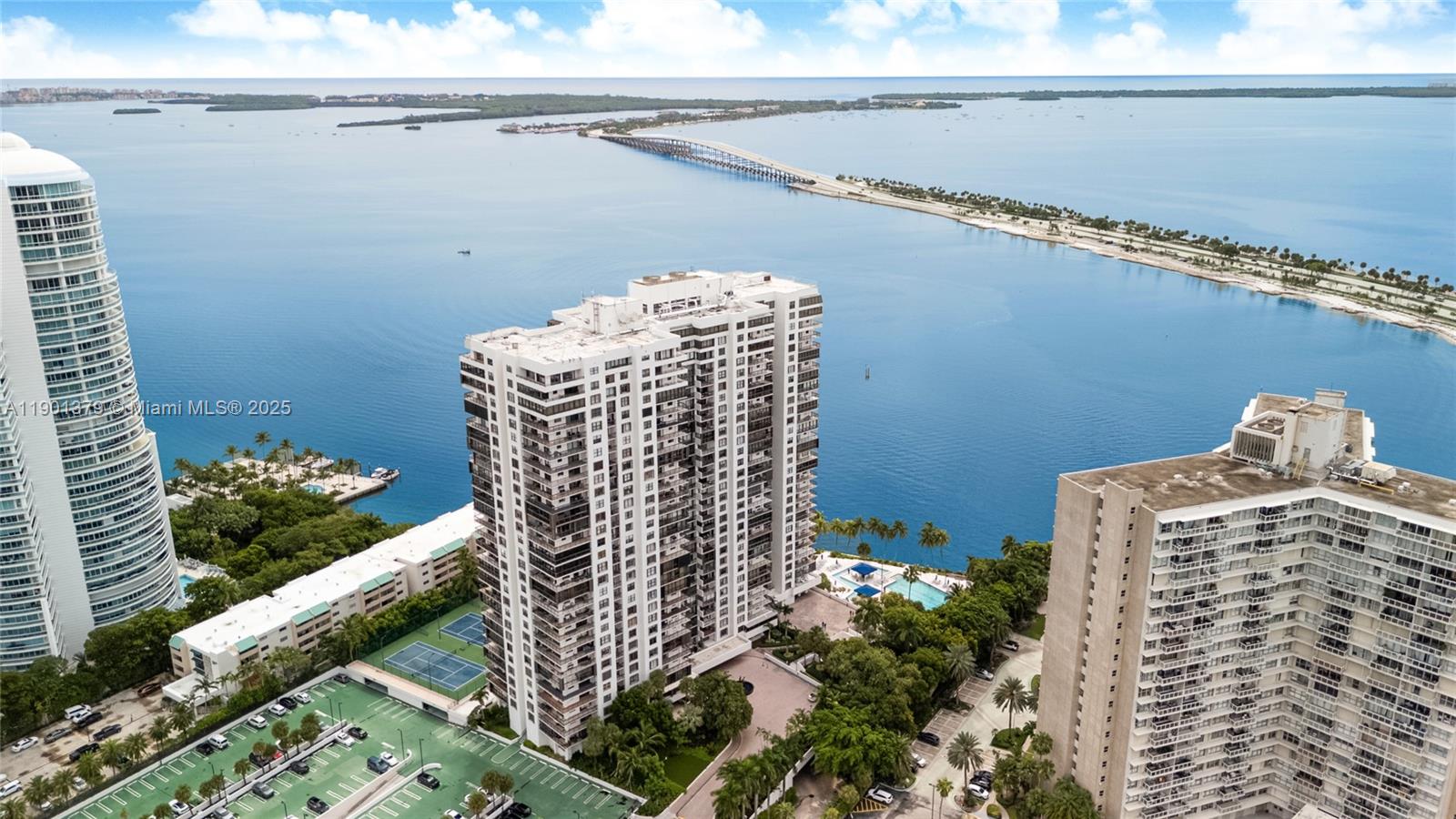 BRICKELL BAY CLUB CONDO - Residential Lease
