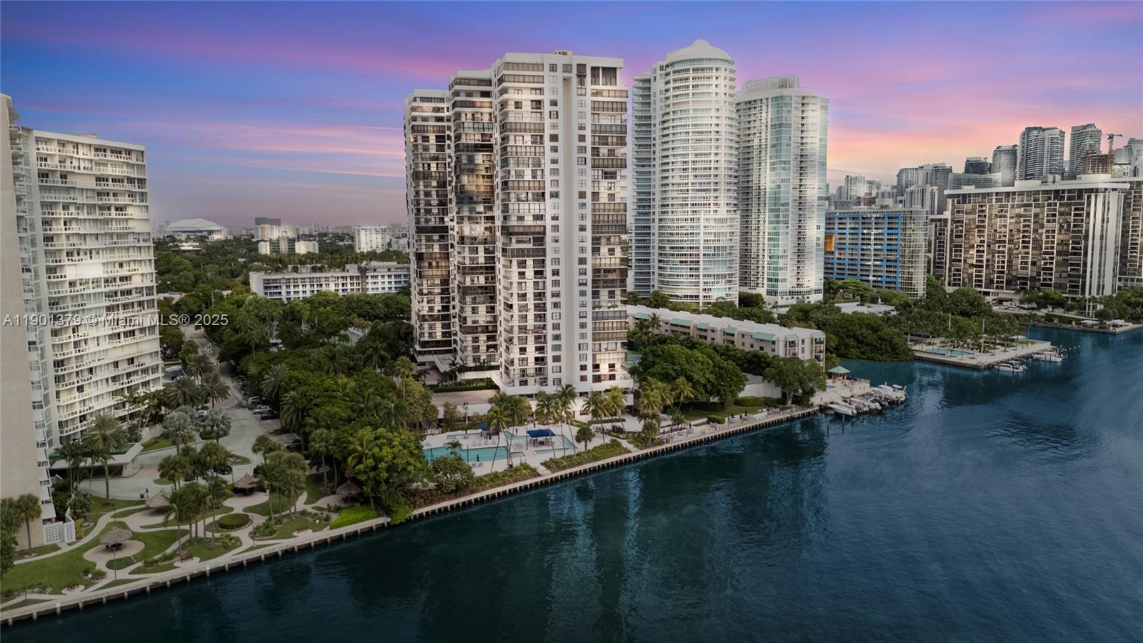 BRICKELL BAY CLUB CONDO - Residential Lease
