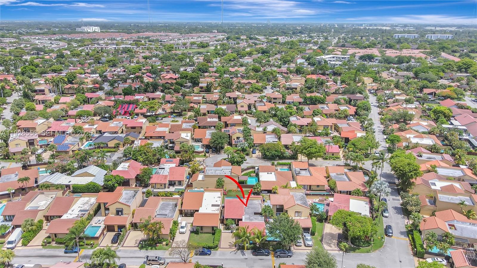 SKY LAKE VILLAS FIRST ADD - Residential