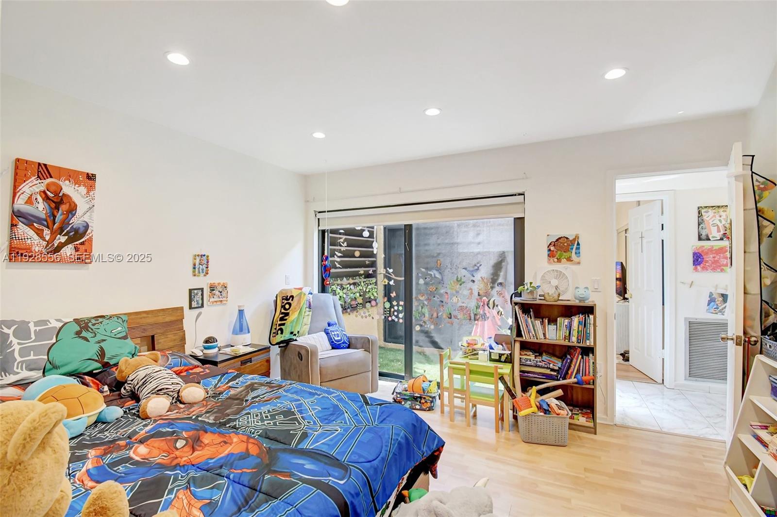 SKY LAKE VILLAS FIRST ADD - Residential