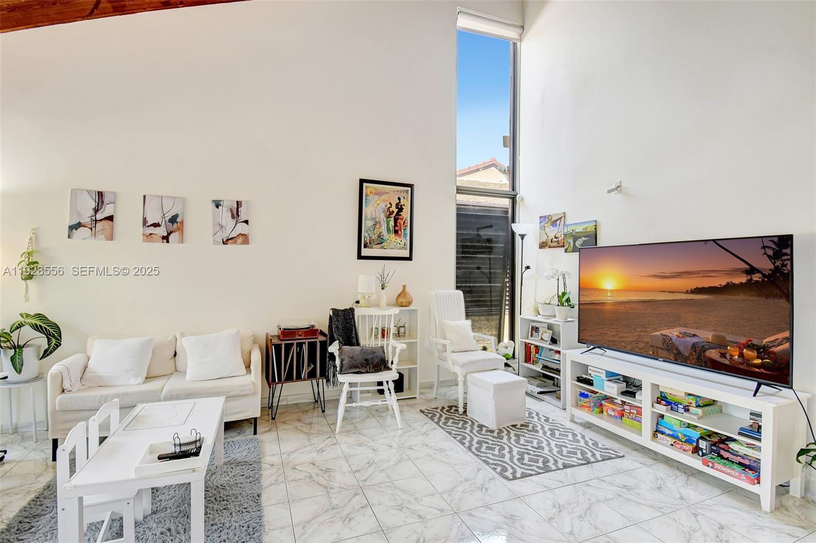 SKY LAKE VILLAS FIRST ADD - Residential