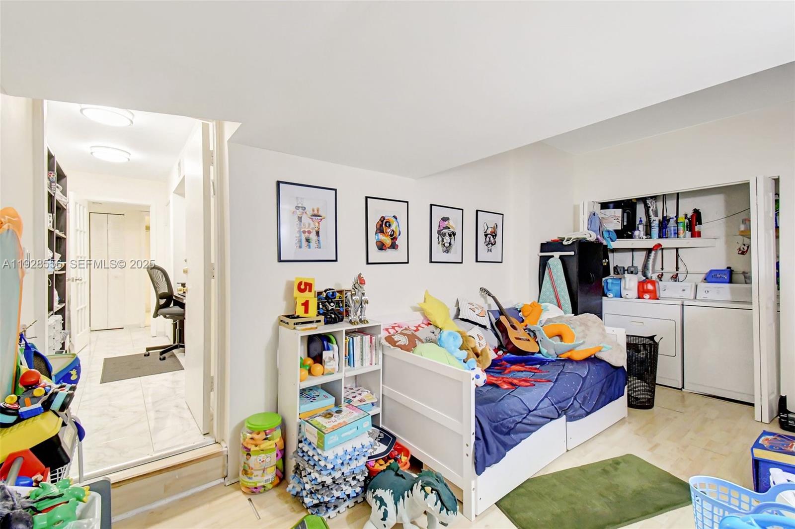 SKY LAKE VILLAS FIRST ADD - Residential