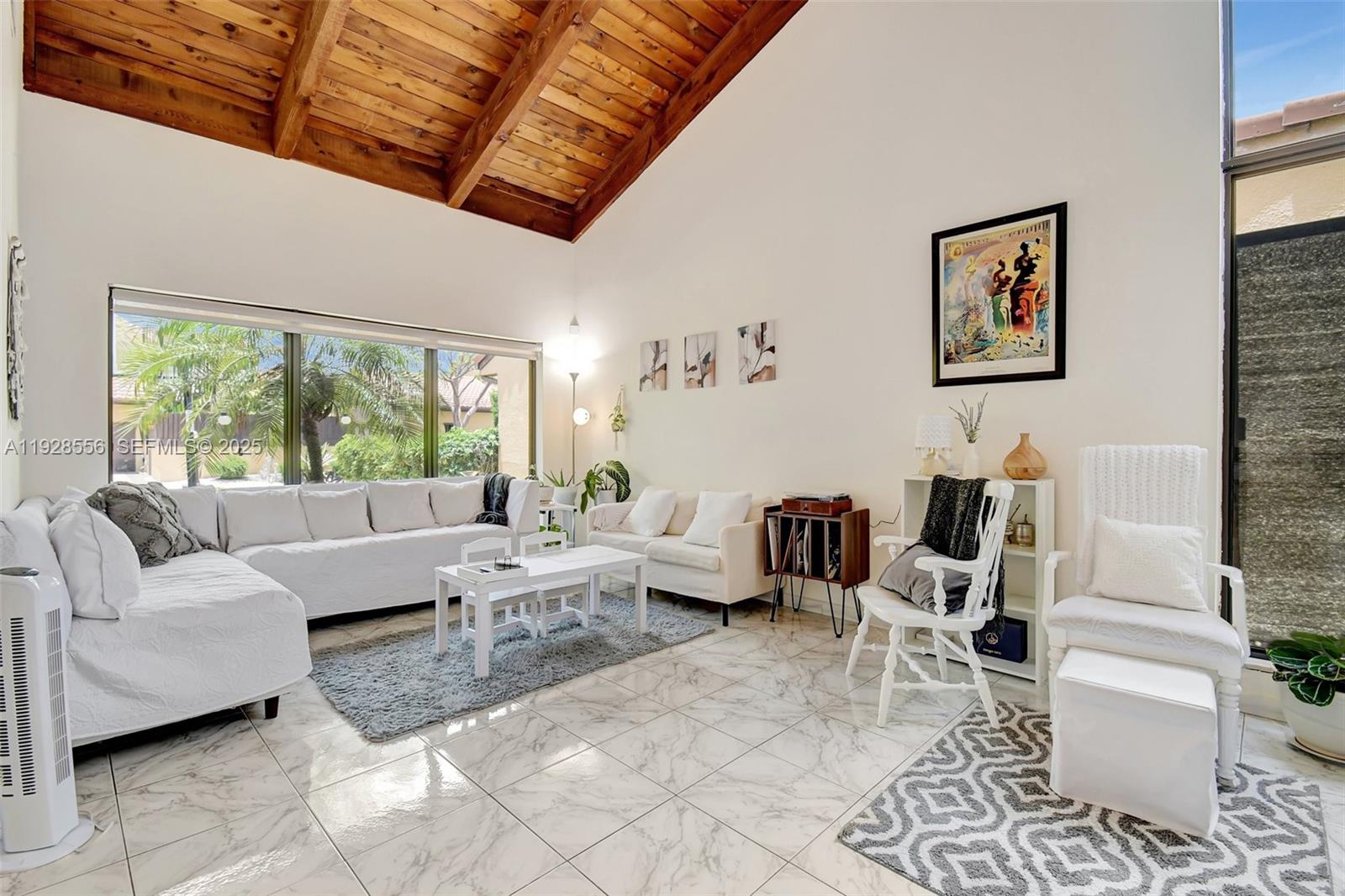 SKY LAKE VILLAS FIRST ADD - Residential