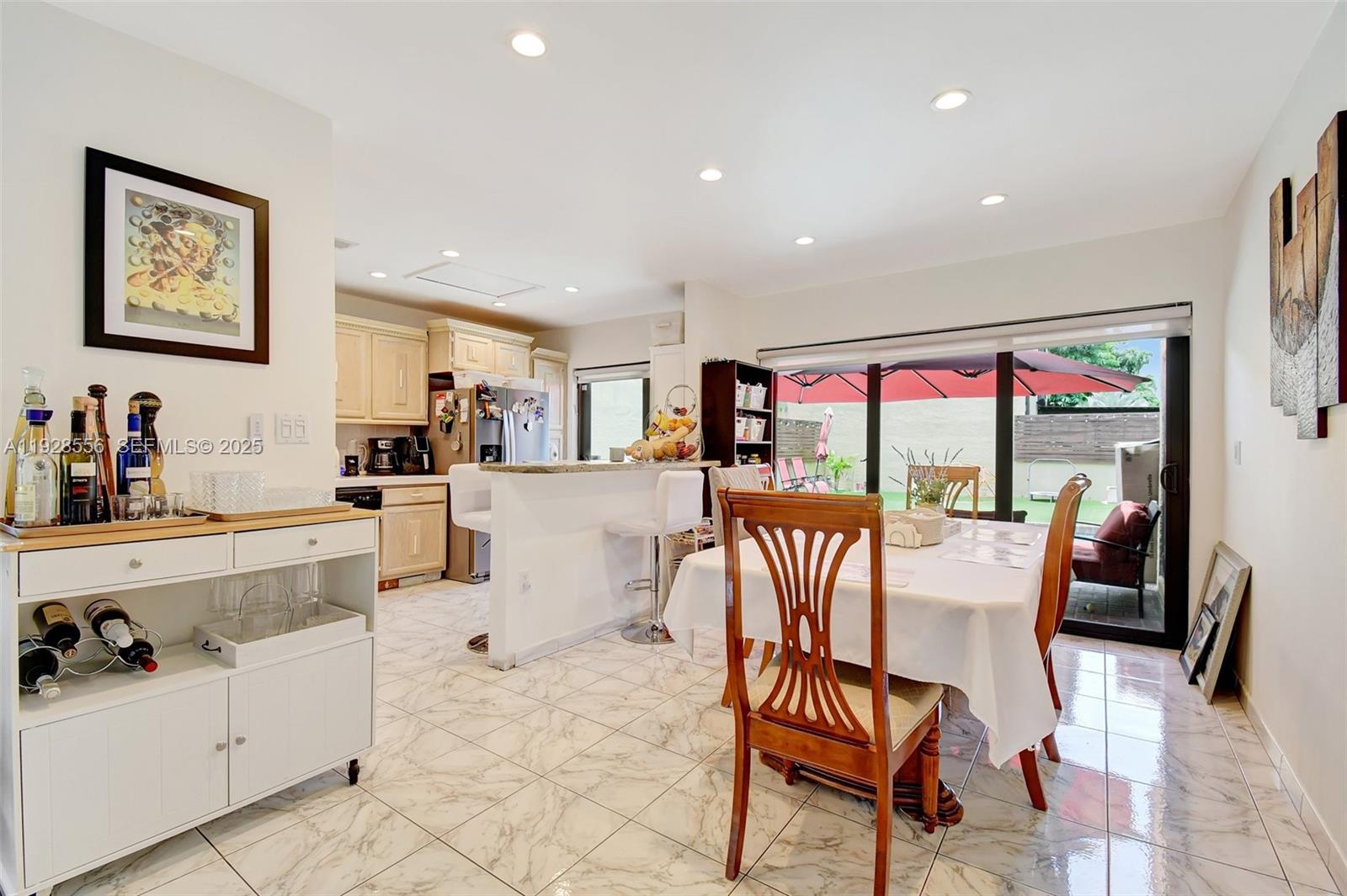 SKY LAKE VILLAS FIRST ADD - Residential