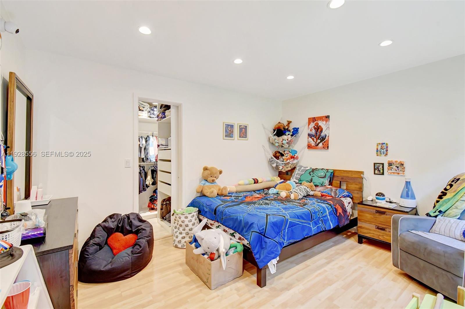 SKY LAKE VILLAS FIRST ADD - Residential