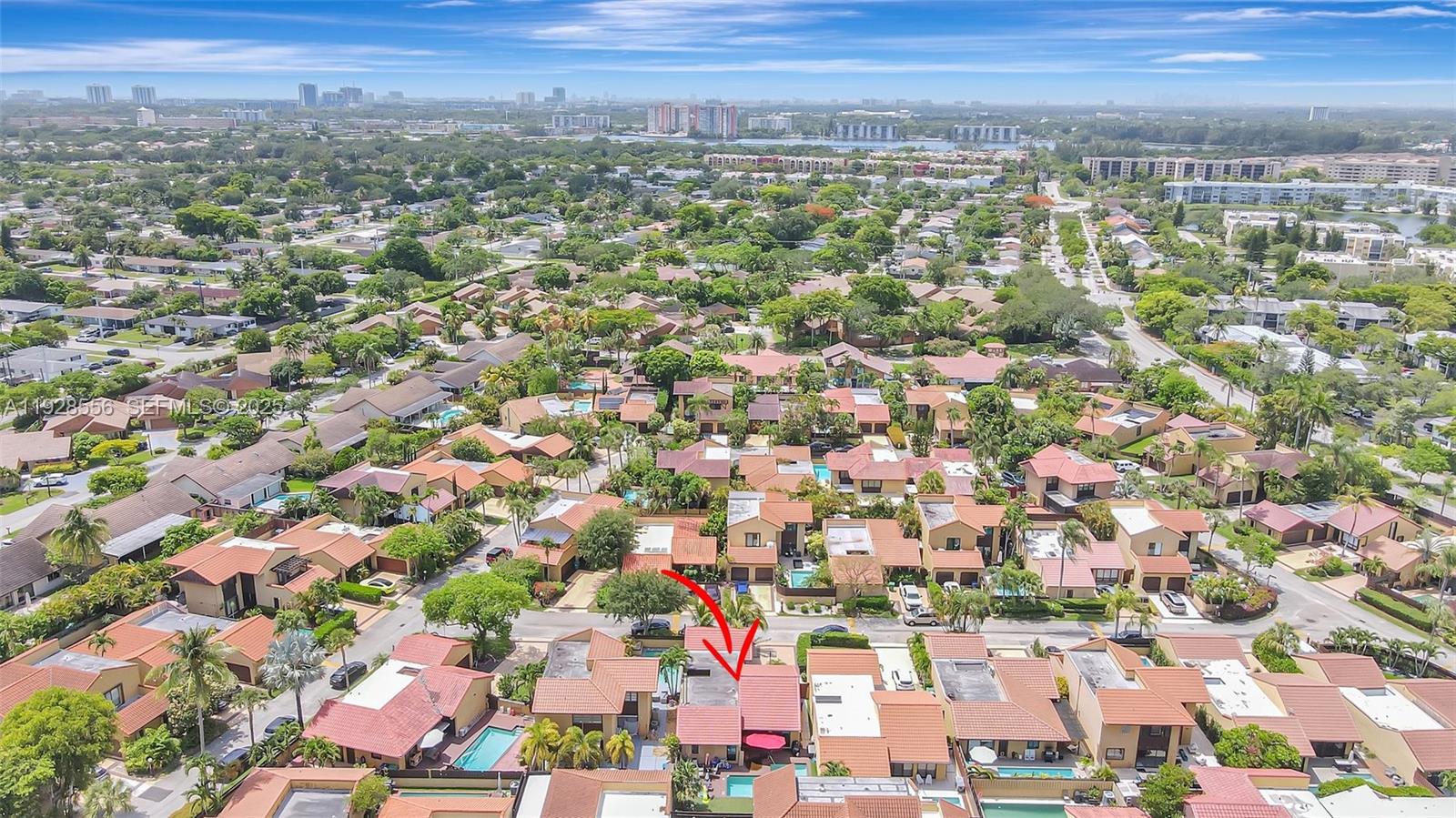 SKY LAKE VILLAS FIRST ADD - Residential