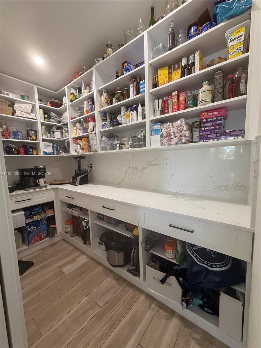 MARBELLA PARK - Residential