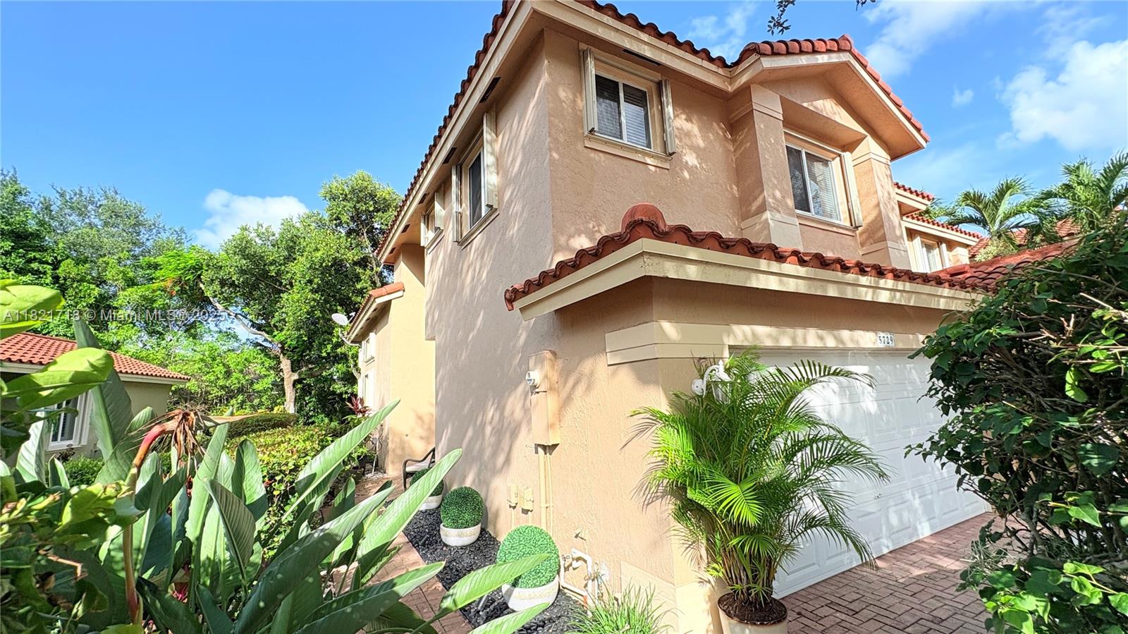5729 NW 125th Ave