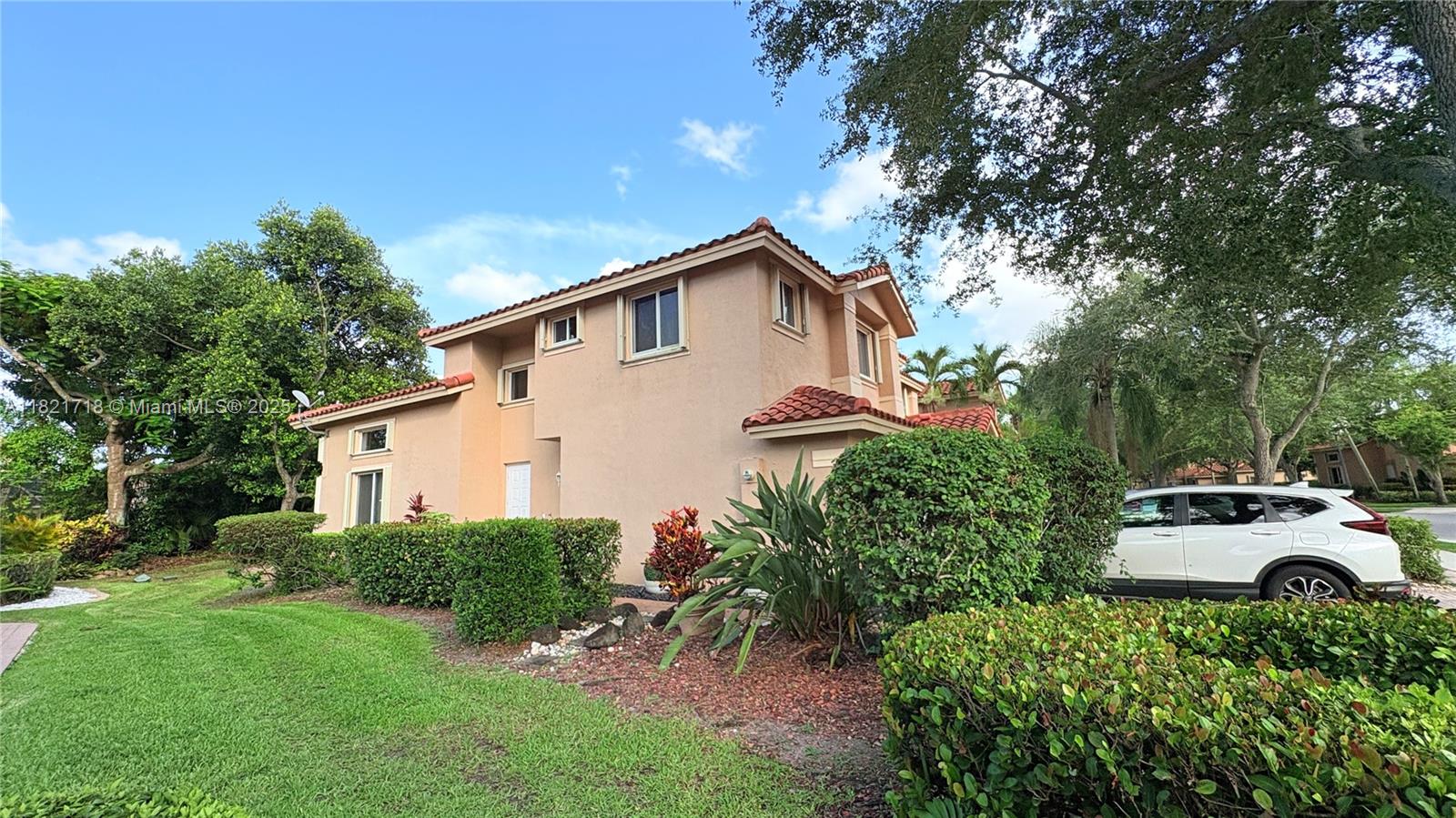 5729 NW 125th Ave