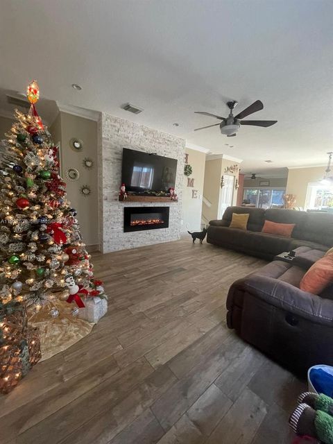 Photo of 3134 NE 3rd Dr, Homestead, FL 33033 (MLS # A11932538)