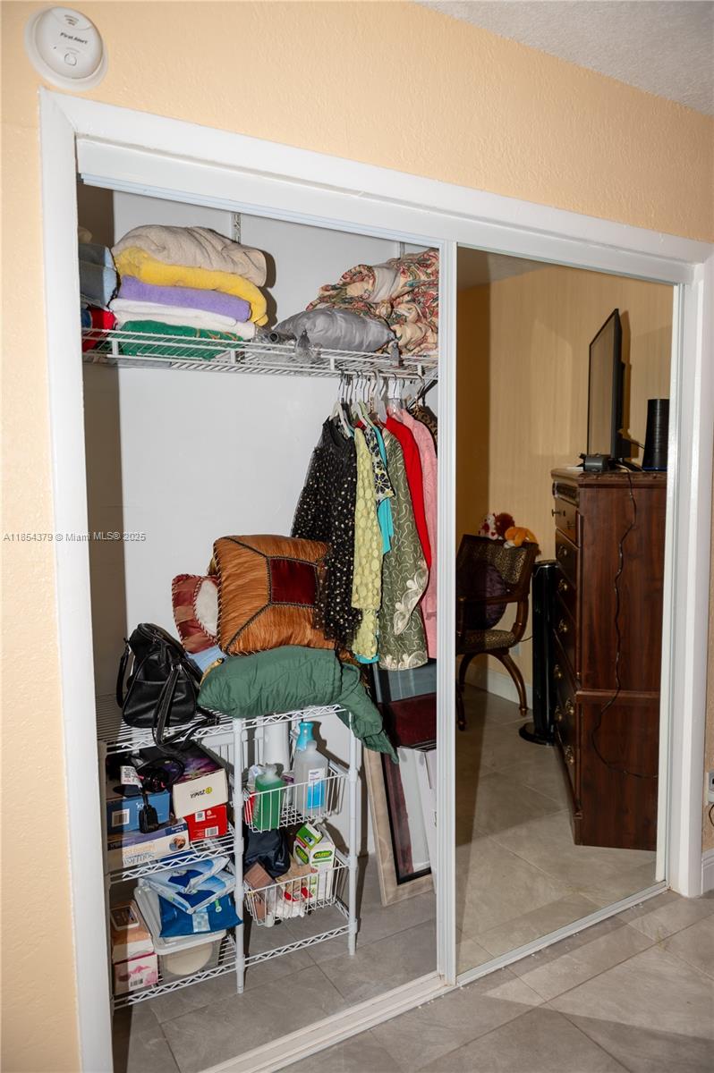 OAKLAND ESTATES 4TH SEC - Residential