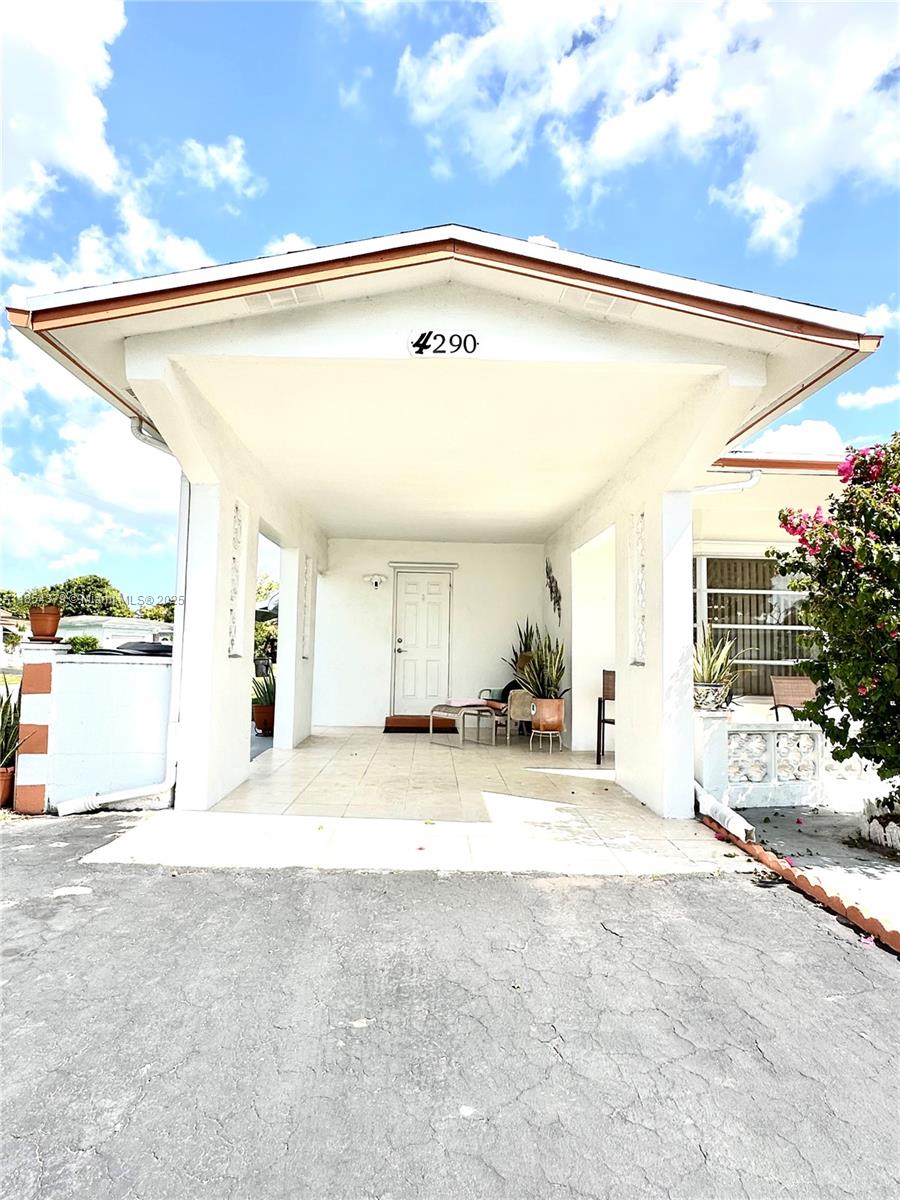 4290 NW 49th Ter