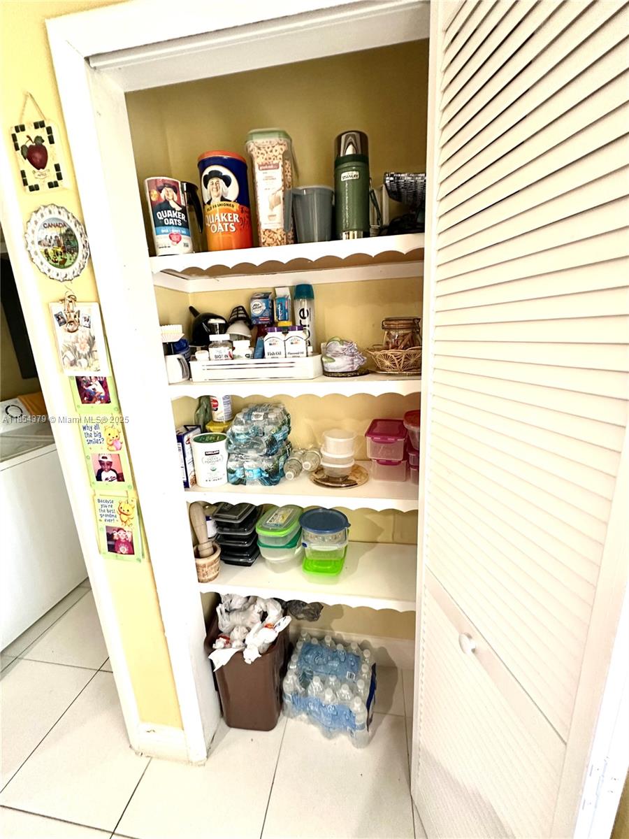 OAKLAND ESTATES 4TH SEC - Residential