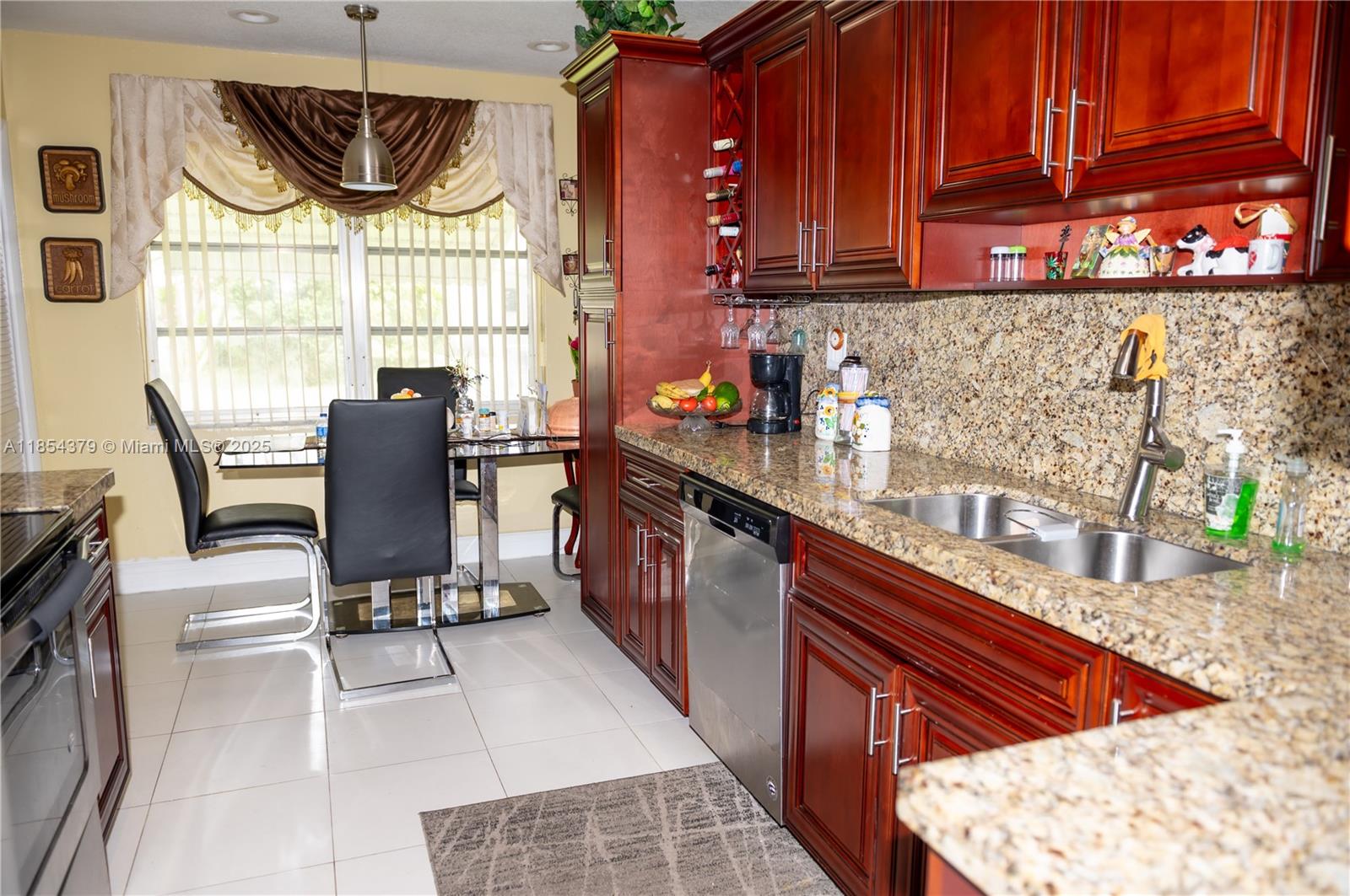 OAKLAND ESTATES 4TH SEC - Residential