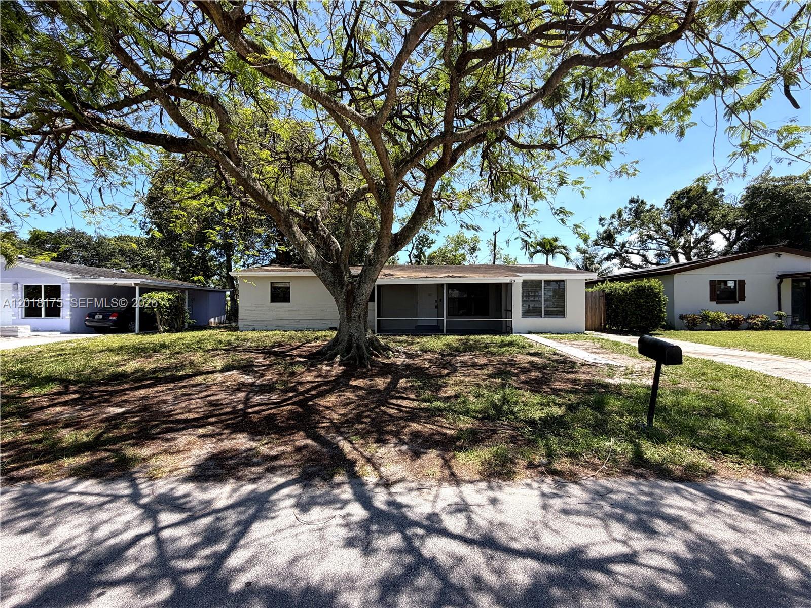 PLAYLAND ISLES - Residential