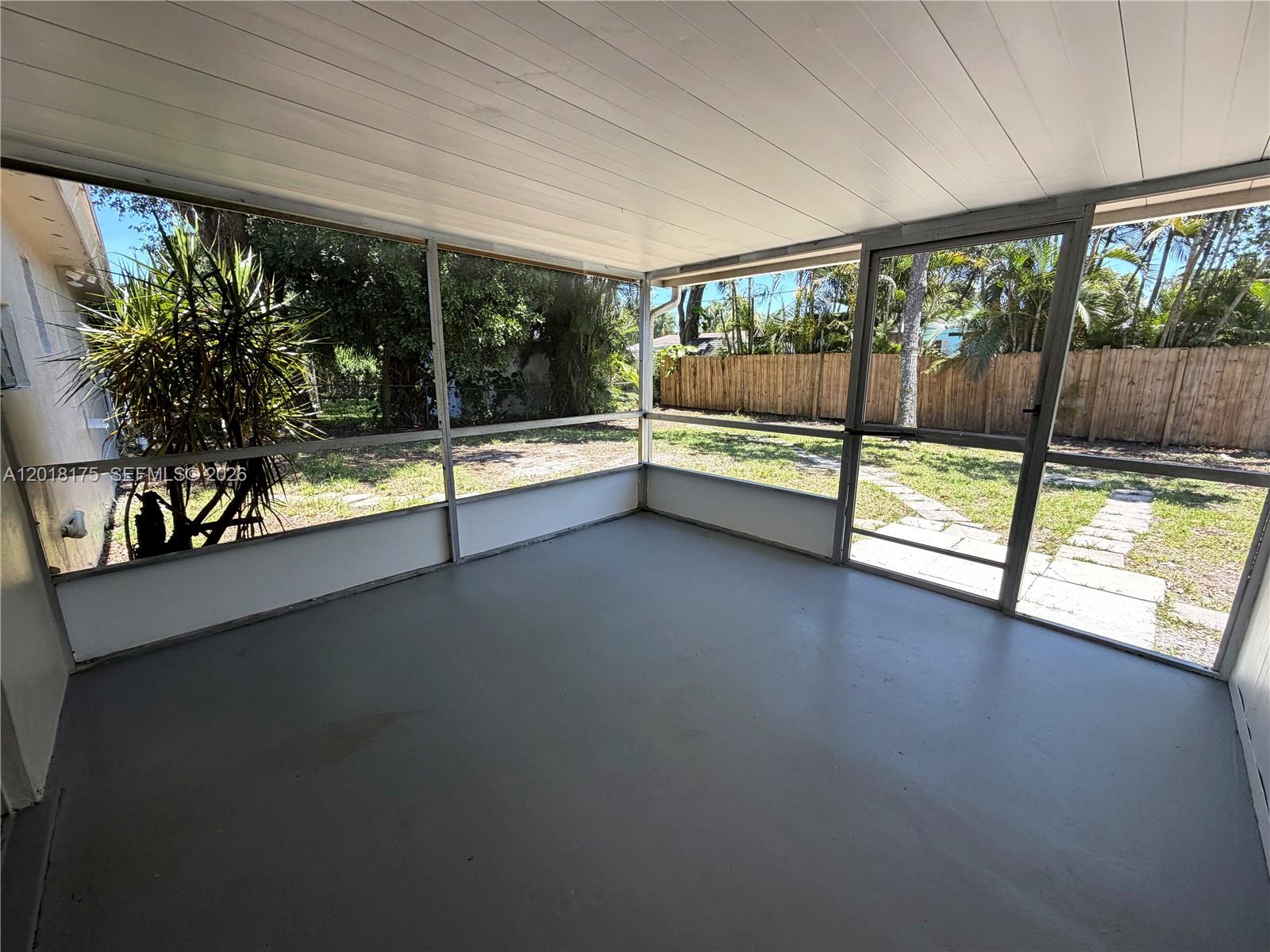 PLAYLAND ISLES - Residential