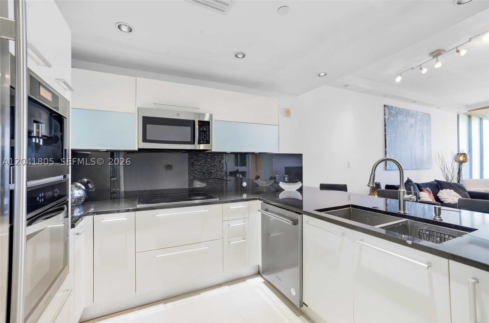 17121 Collins Ave 1406