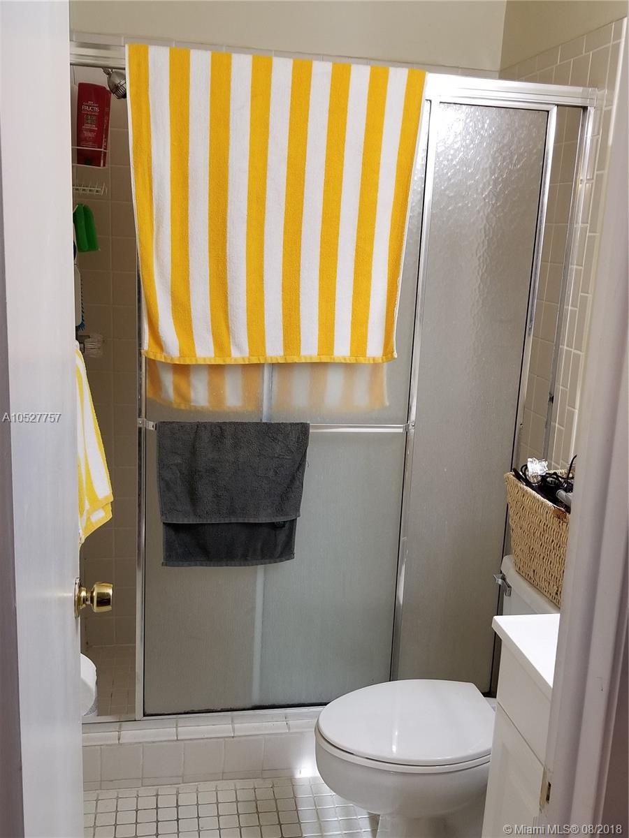 TENNIS VIEW CONDO PH I - Residential