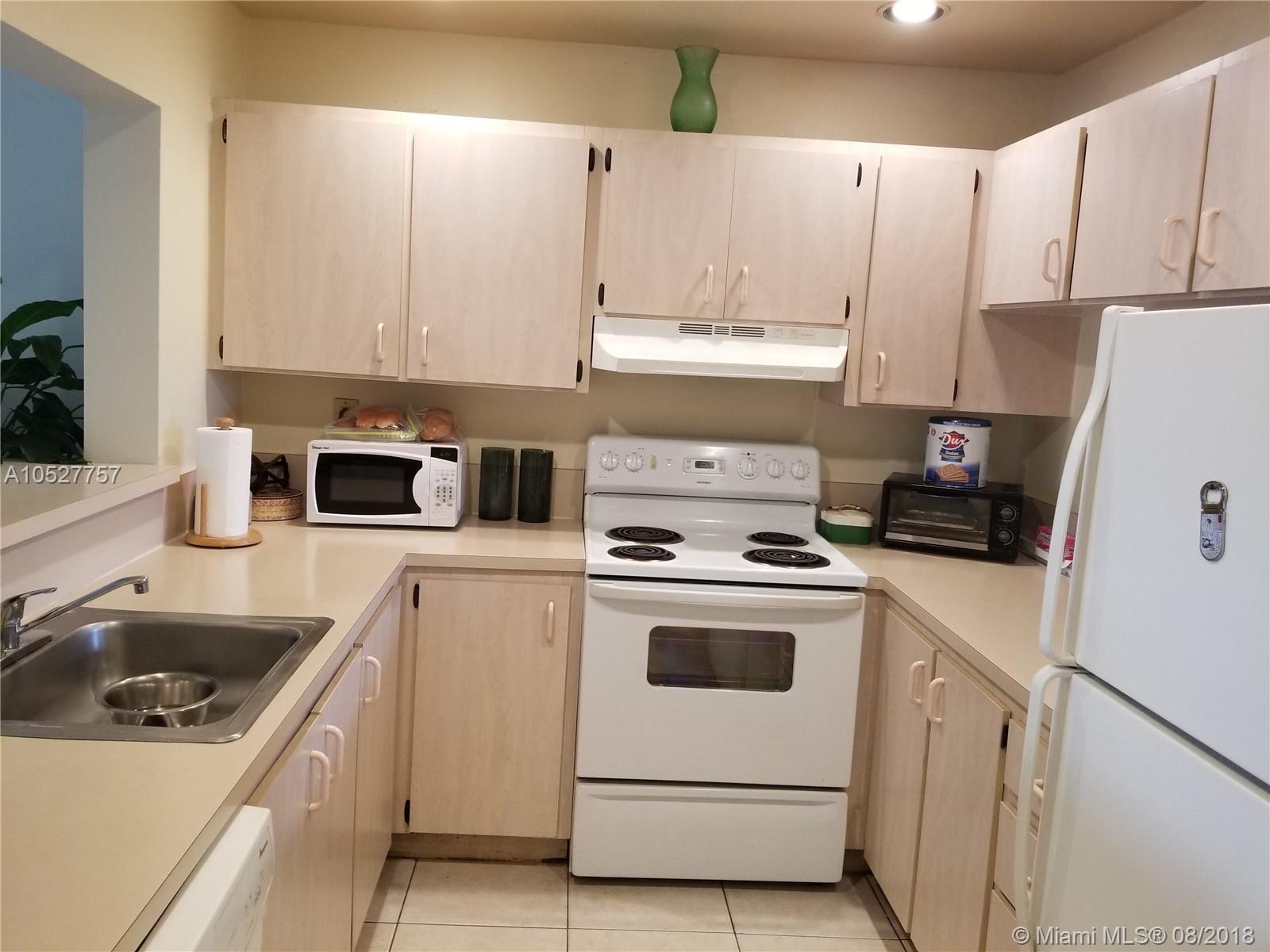 TENNIS VIEW CONDO PH I - Residential