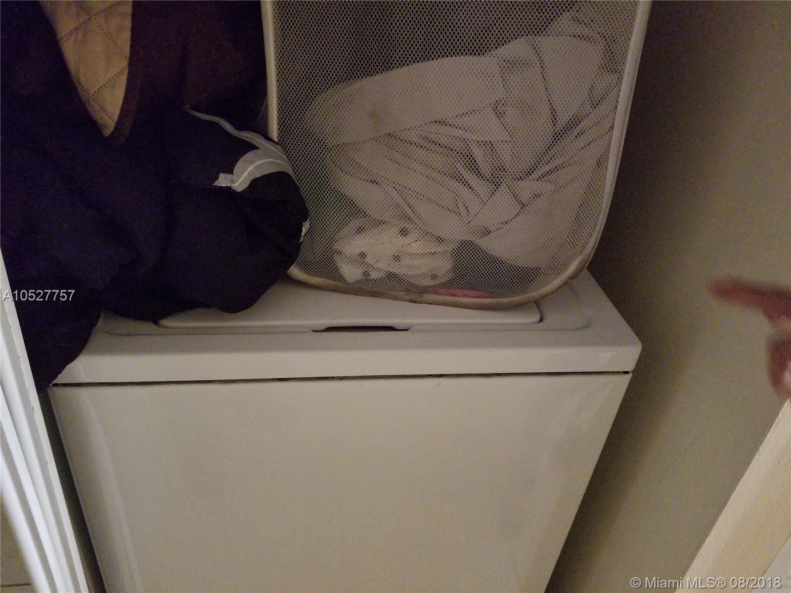 TENNIS VIEW CONDO PH I - Residential