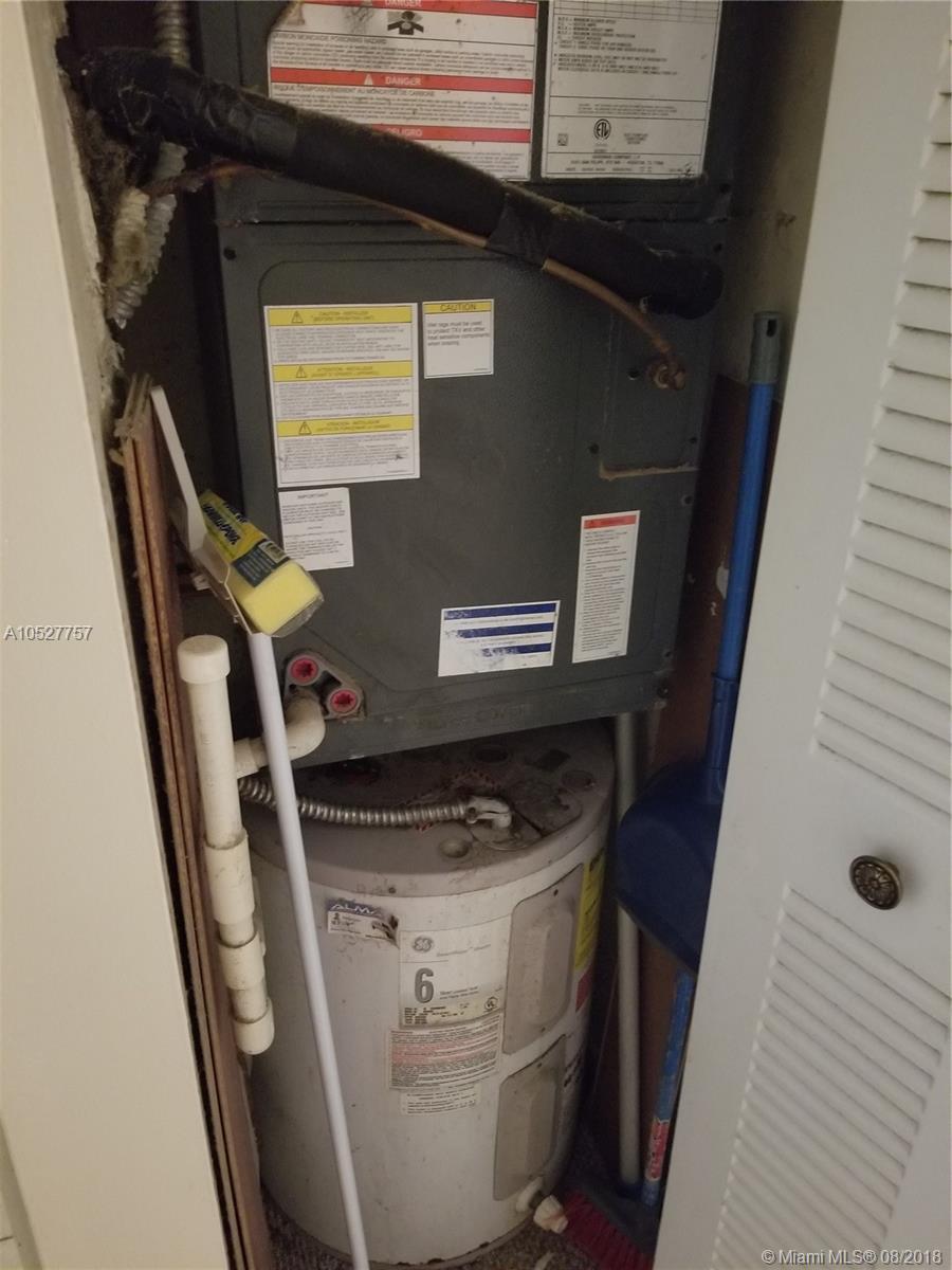 TENNIS VIEW CONDO PH I - Residential