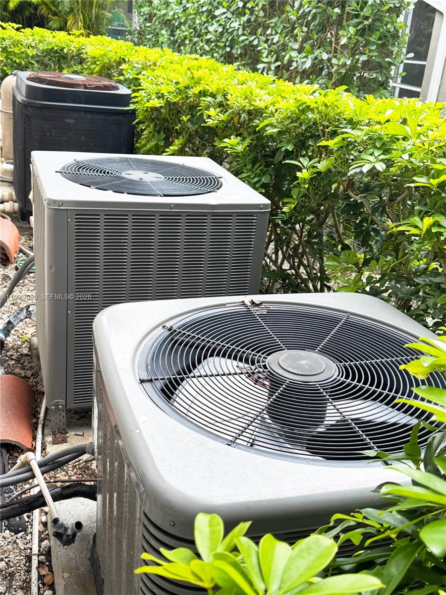 PALM-AIRE OAKS COURSE EST - Residential