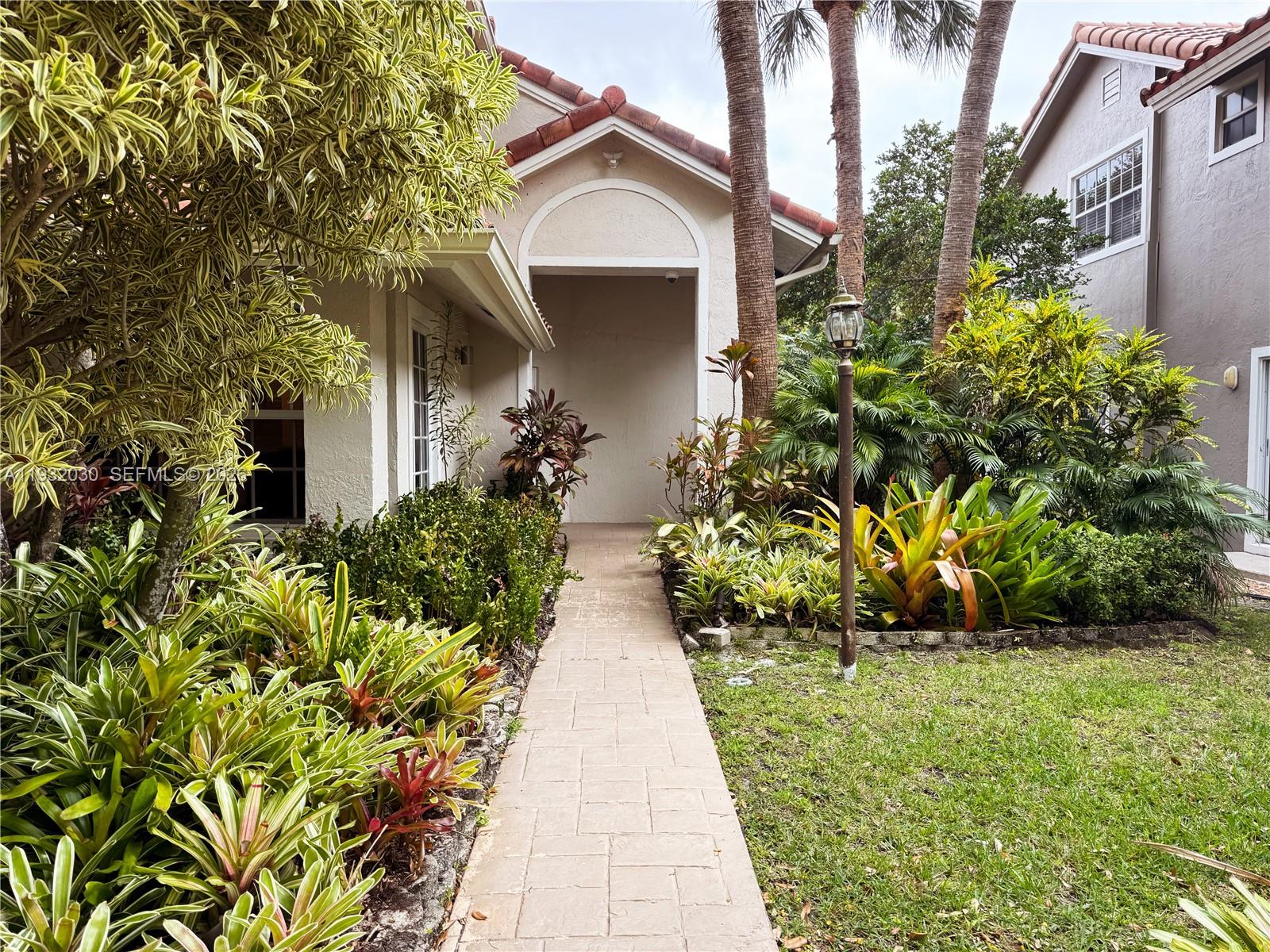 PALM-AIRE OAKS COURSE EST - Residential