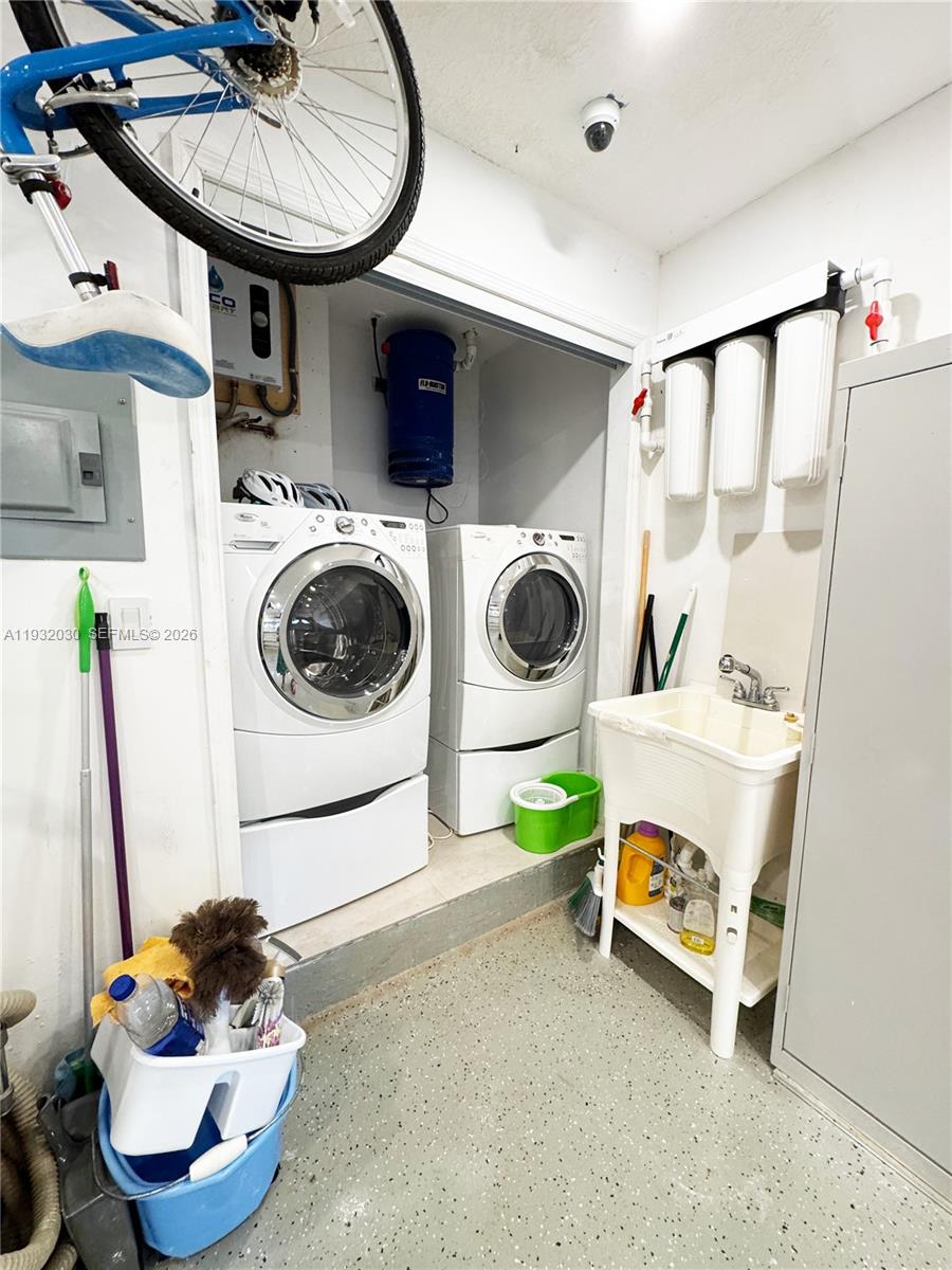 PALM-AIRE OAKS COURSE EST - Residential